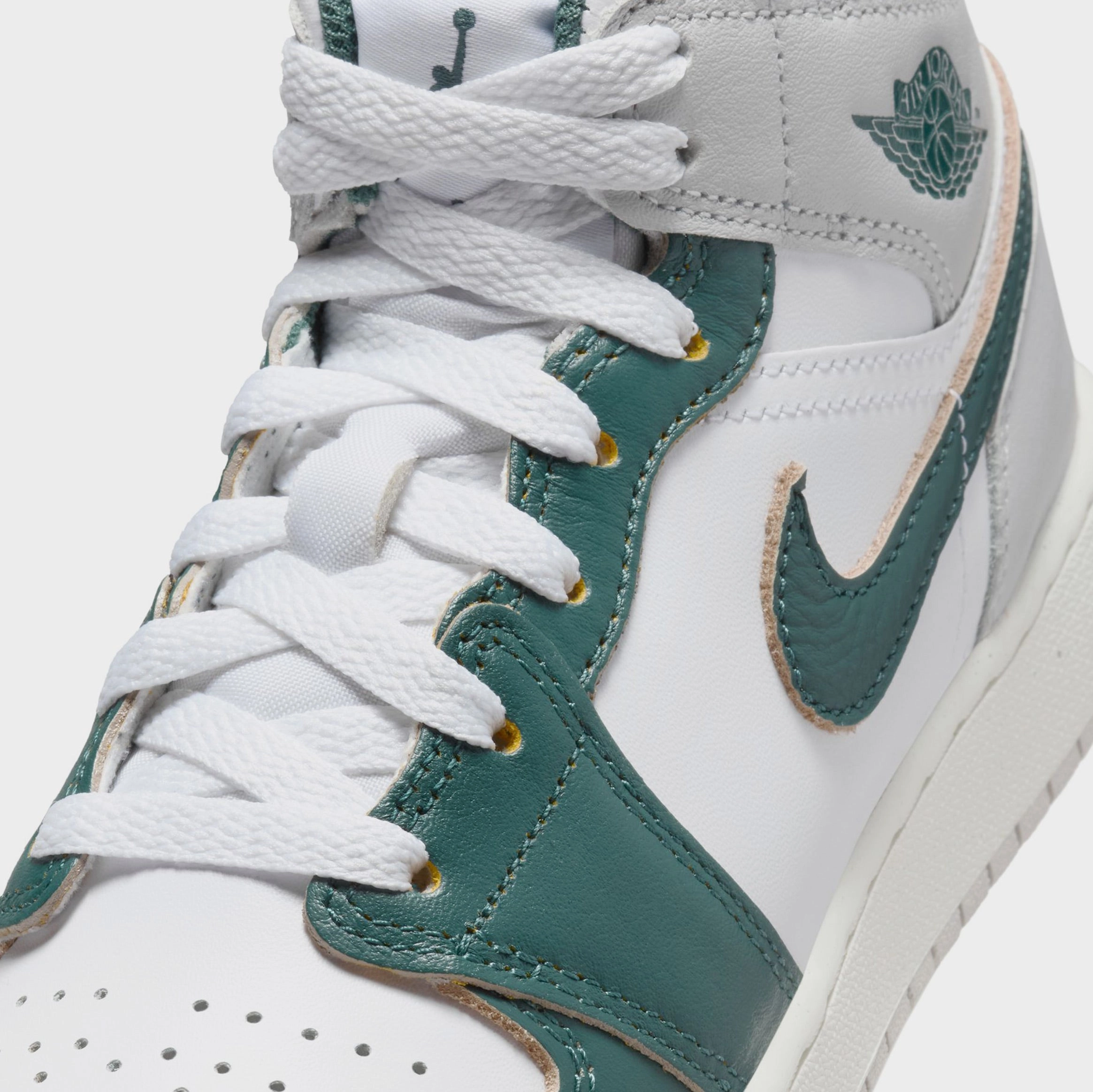 Air Jordan 1 Retro Mid SE Oxidized Green Grade School Lifestyle Shoes (White/Oxidized Green/Sail/Neutral Grey) Air Jordan 1 original design shoes