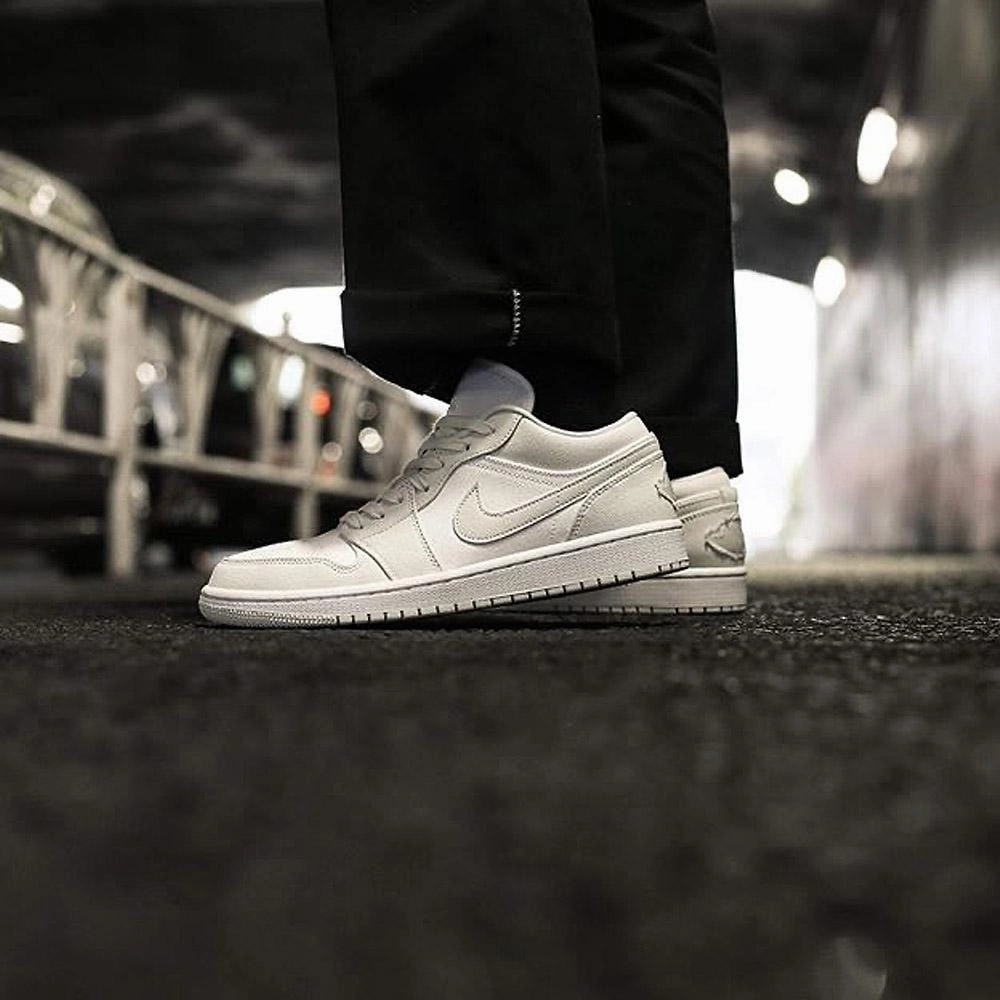 Air Jordan 1 Wmns Low 'Spruce Aura' Air Jordan 1 vintage style sneakers