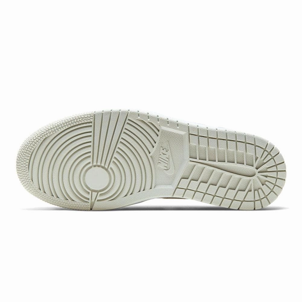 Air Jordan 1 Wmns Low 'Spruce Aura' Air Jordan 1 vintage style sneakers