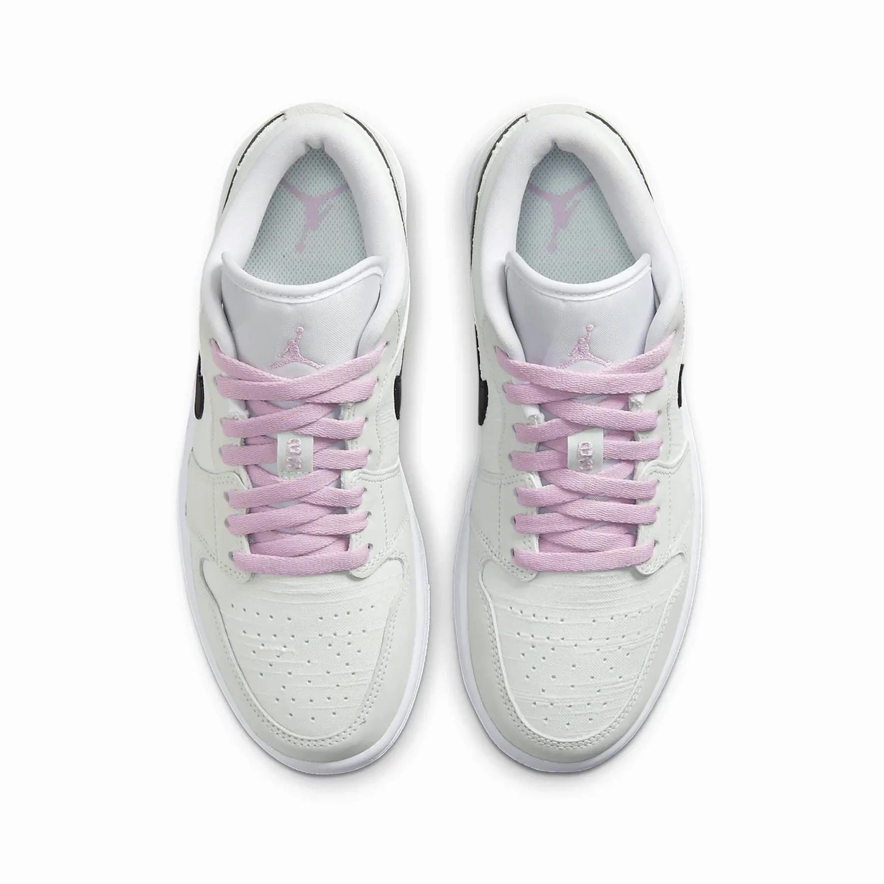 Air Jordan 1 Wmns Low SE 'Barely Green' Air Jordan 1 vintage style sneakers