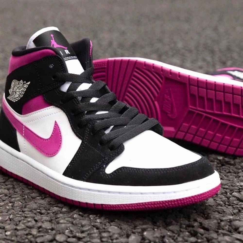 Air Jordan 1 WMNS Mid 'Black Cactus Flower' Air Jordan 1 vintage style sneakers