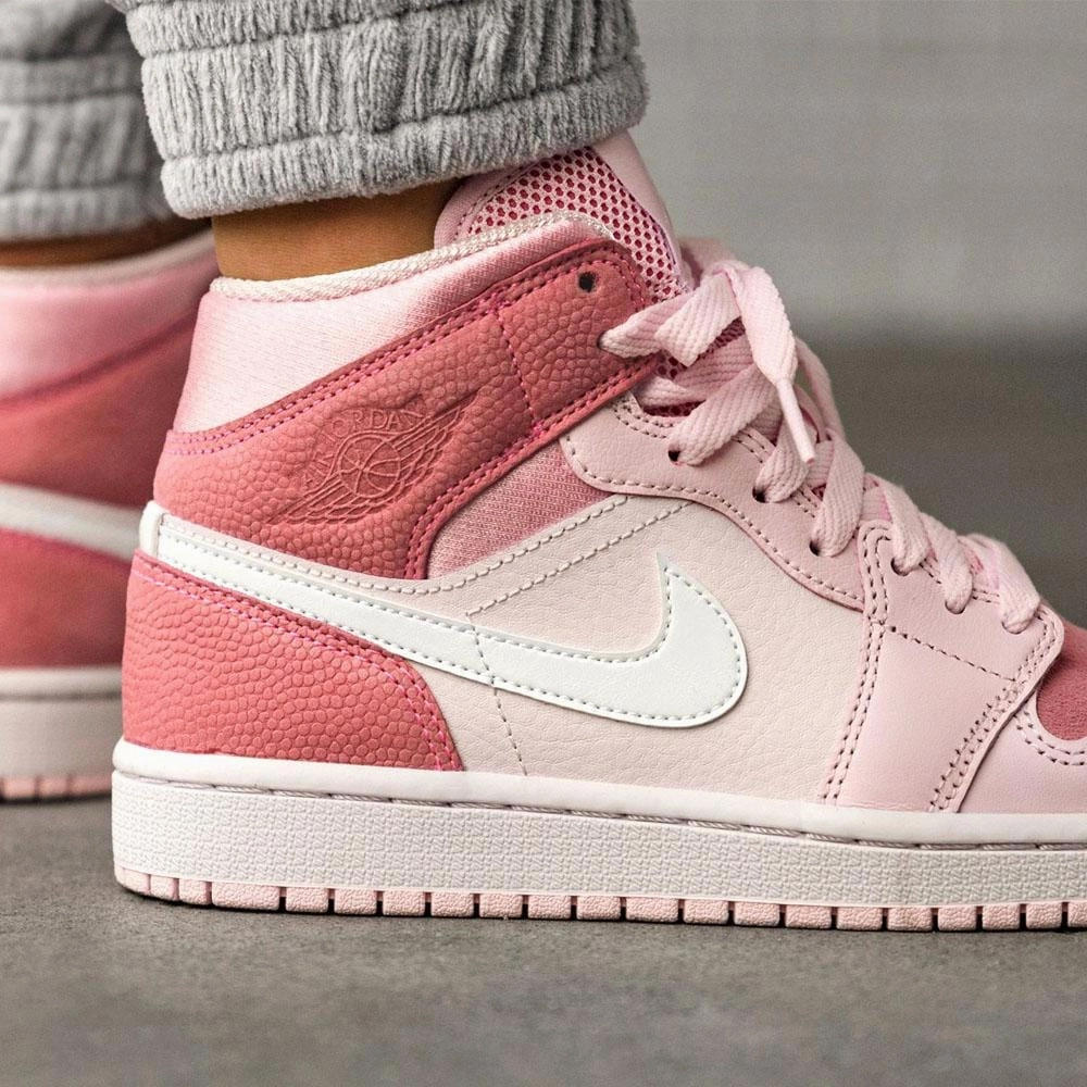 Air Jordan 1 WMNS Mid ??Digital Pink?? Air Jordan 1 vintage style sneakers