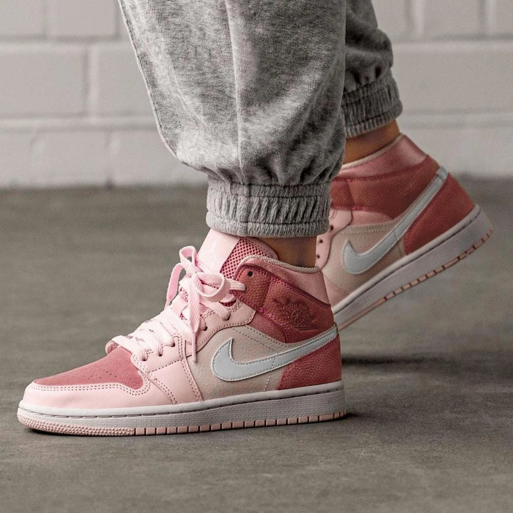 Air Jordan 1 WMNS Mid ??Digital Pink?? Air Jordan 1 vintage style sneakers