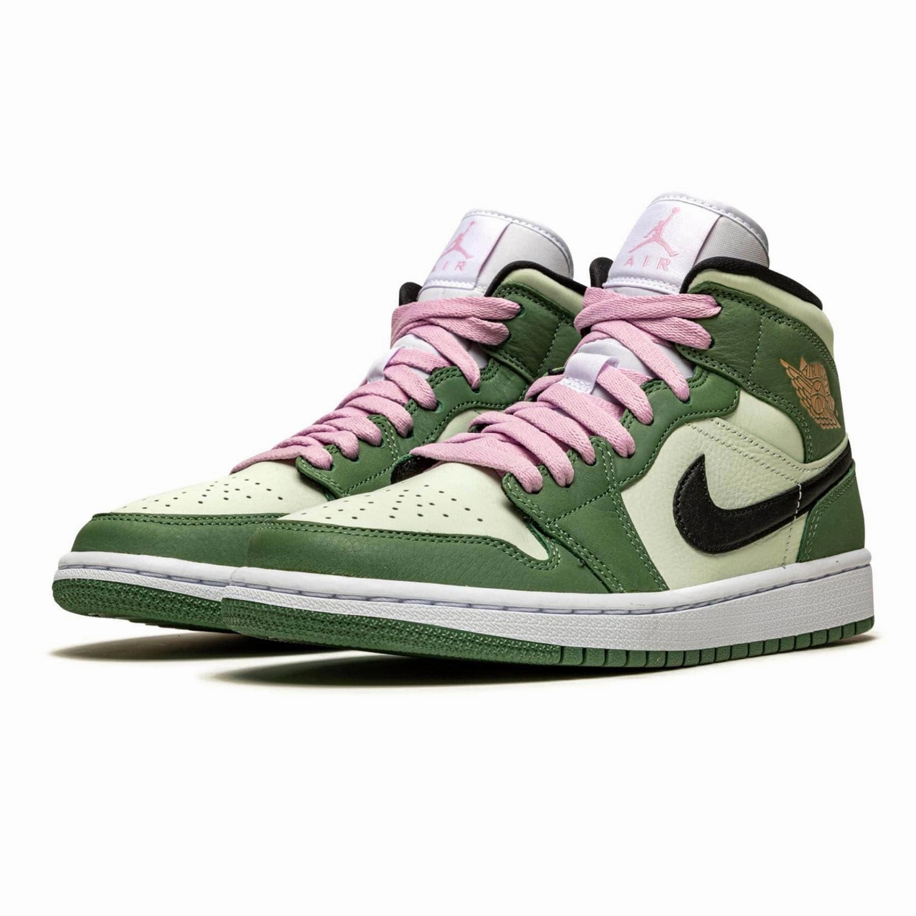 Air Jordan 1 Wmns Mid SE 'Dutch Green' Air Jordan 1 vintage style sneakers
