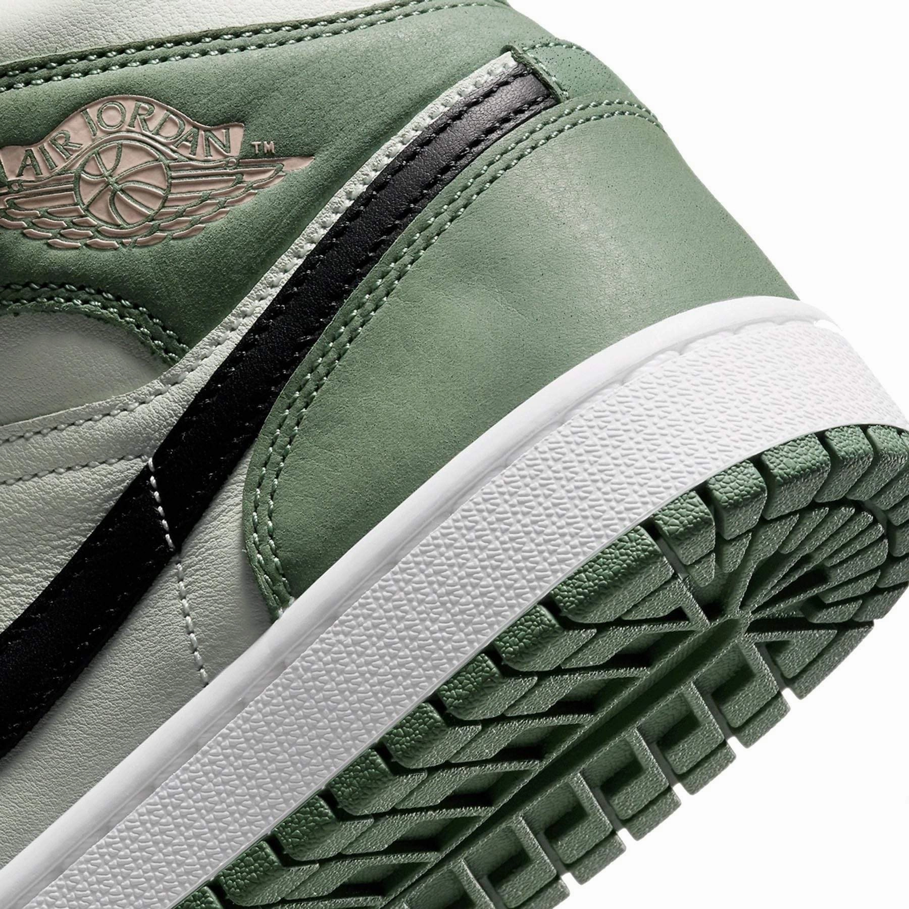 Air Jordan 1 Wmns Mid SE 'Dutch Green' Air Jordan 1 vintage style sneakers