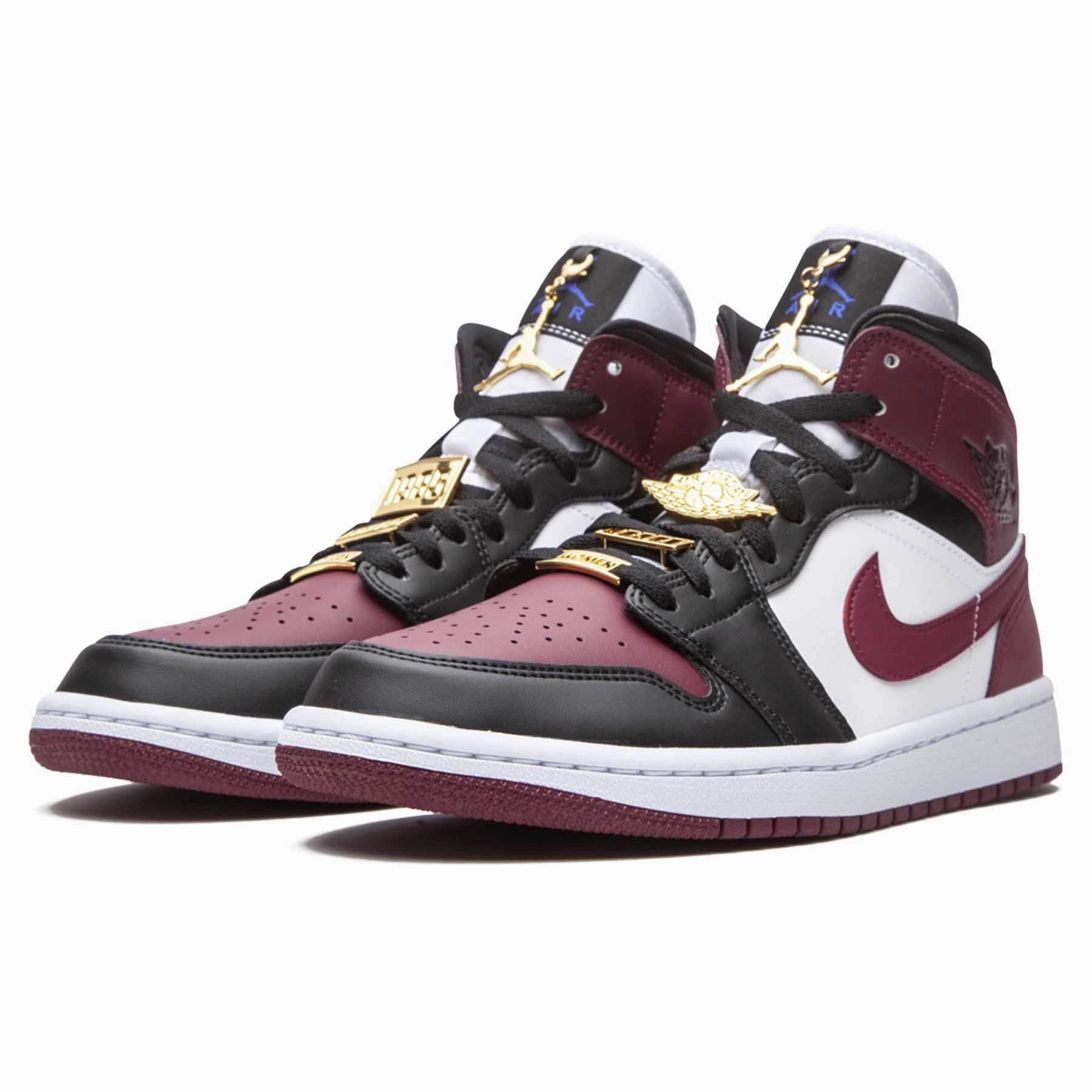 Air Jordan 1 Wmns Mid SE 'Gold Pendants' Air Jordan 1 Mid streetwear shoes
