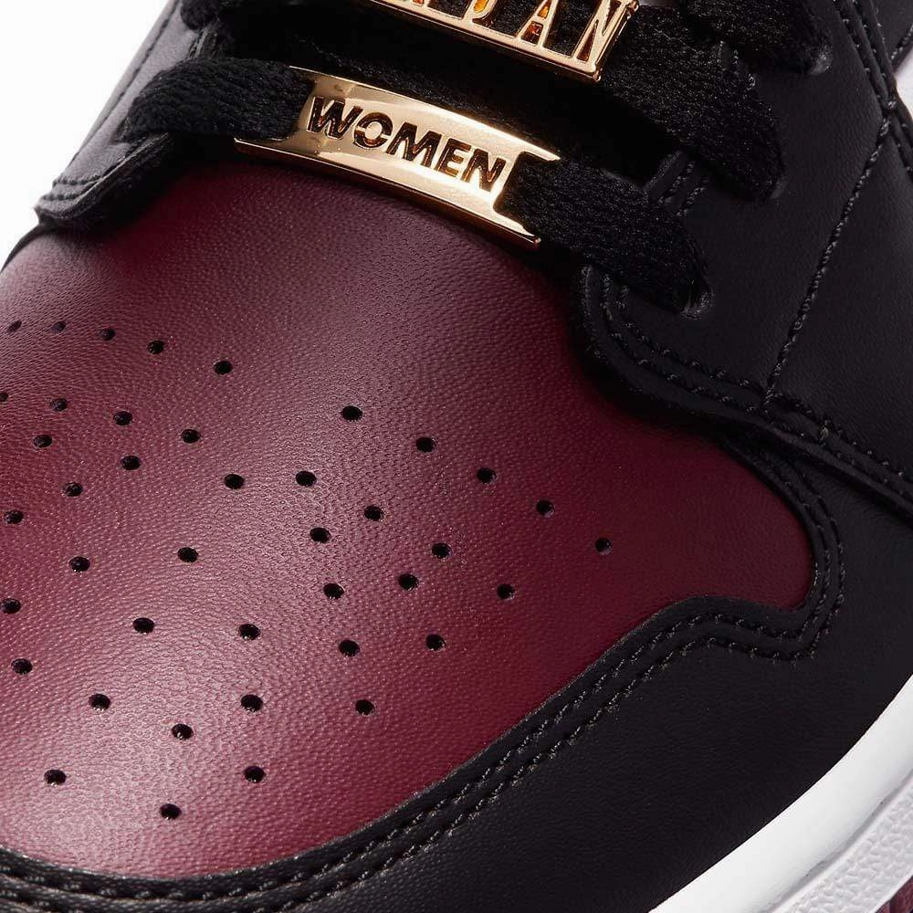 Air Jordan 1 Wmns Mid SE 'Gold Pendants' Air Jordan 1 vintage style sneakers