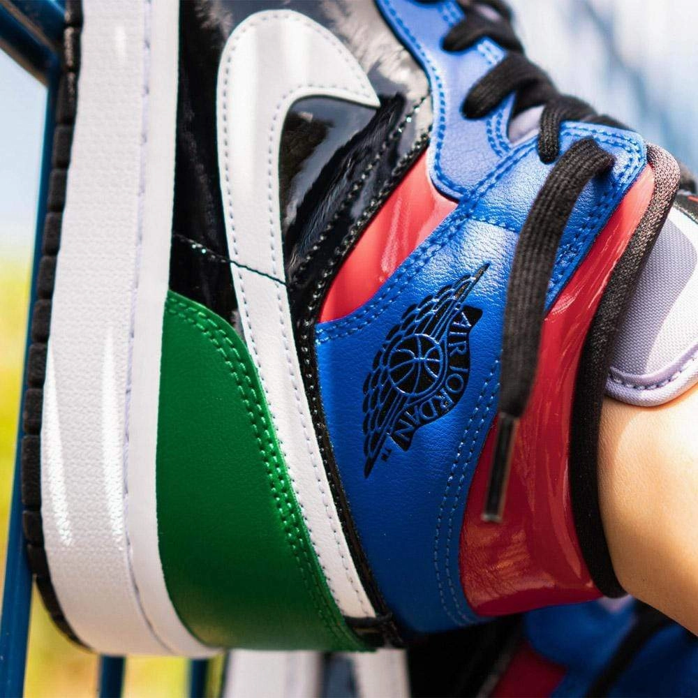 Air Jordan 1 Wmns Mid SE 'Multi Patent' Air Jordan 1 vintage style sneakers