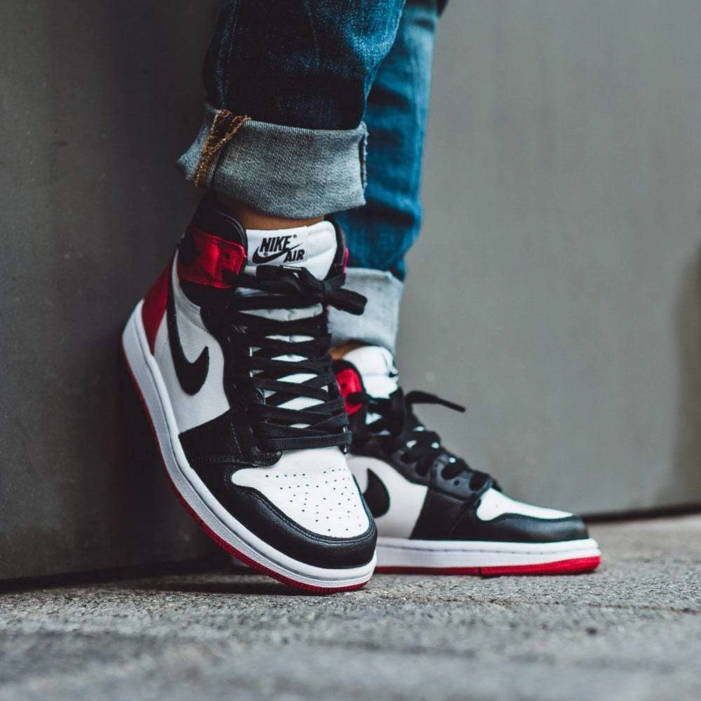 Air Jordan 1 Wmns Retro High 'Satin Black Toe' Air Jordan 1 High OG shoes
