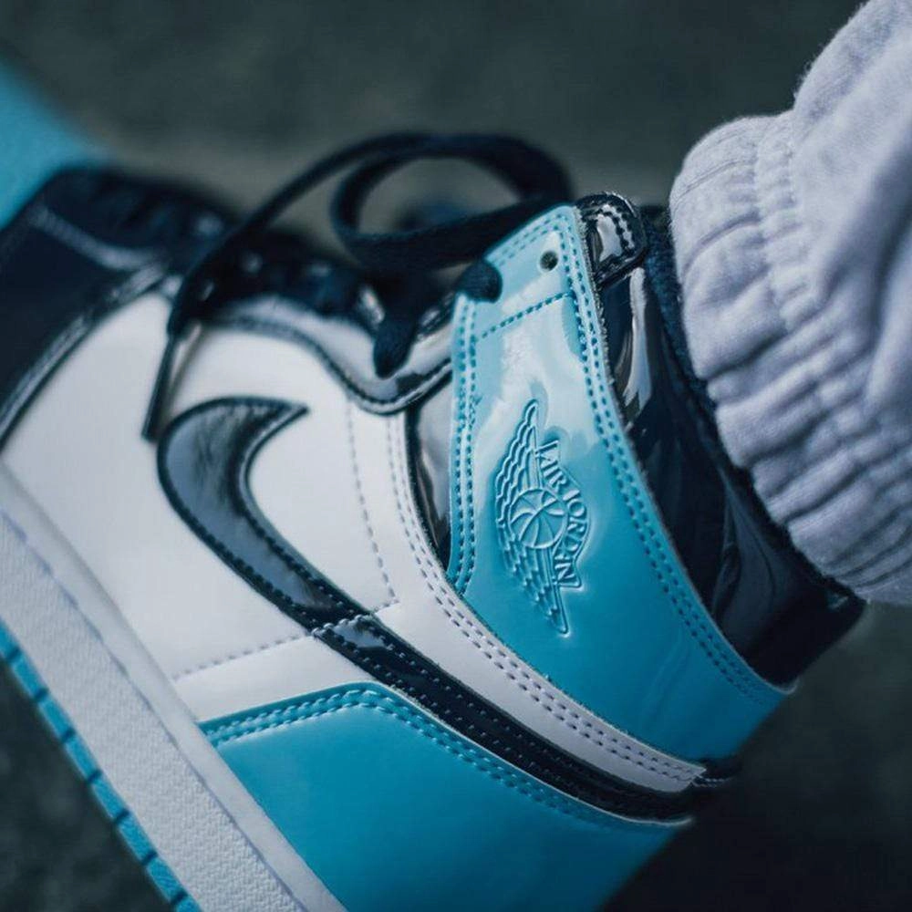 Air Jordan 1 Wmns Retro High OG 'Blue Chill' Air Jordan 1 High OG shoes