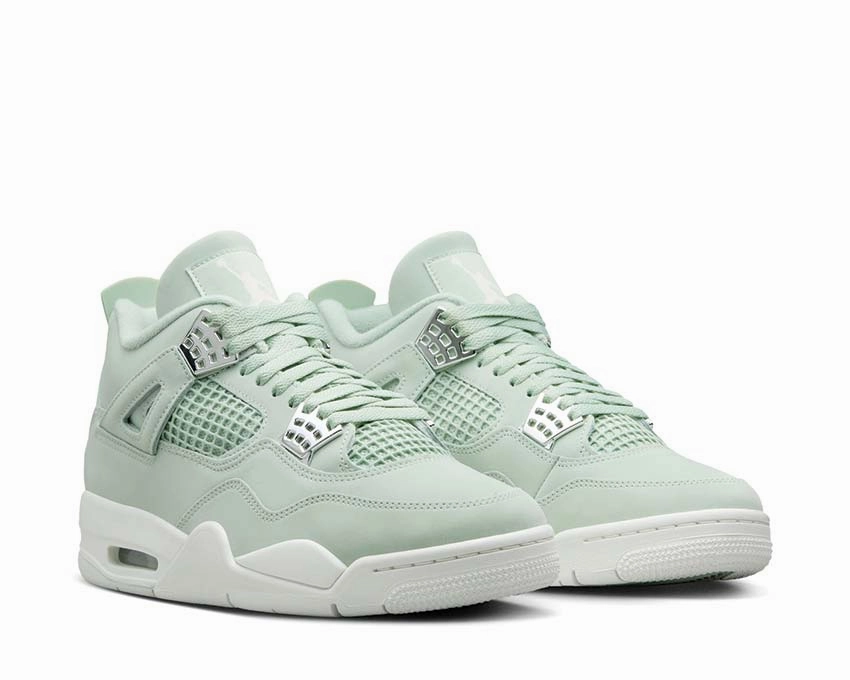 Air Jordan 4 Retro W "Abundance" Timeless hoop footwear