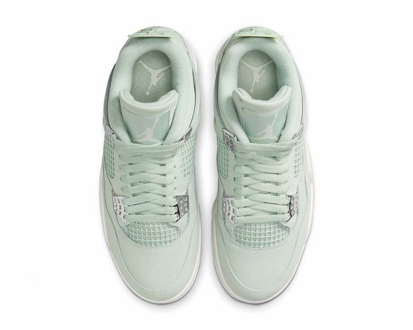 Air Jordan 4 Retro W "Abundance" Timeless hoop footwear