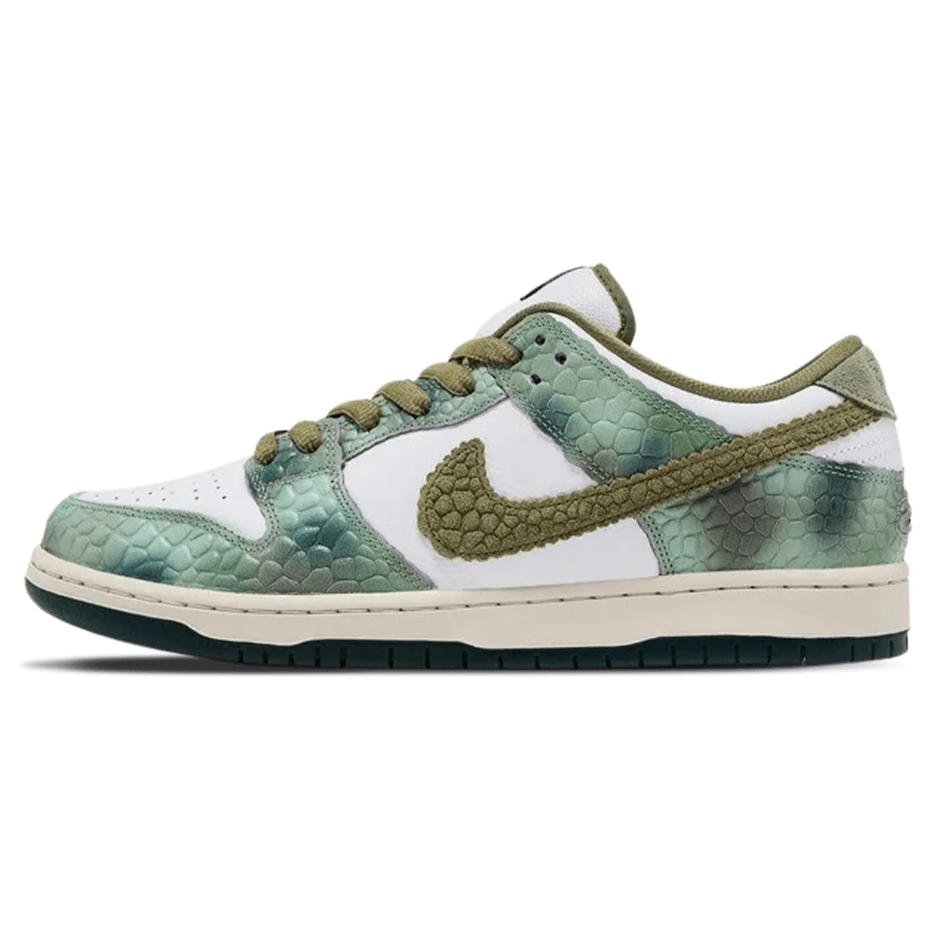 Alexis Sablone x Nike Dunk Low SB 'Chameleon' Nike Dunk casual shoes with iconic low-top shape