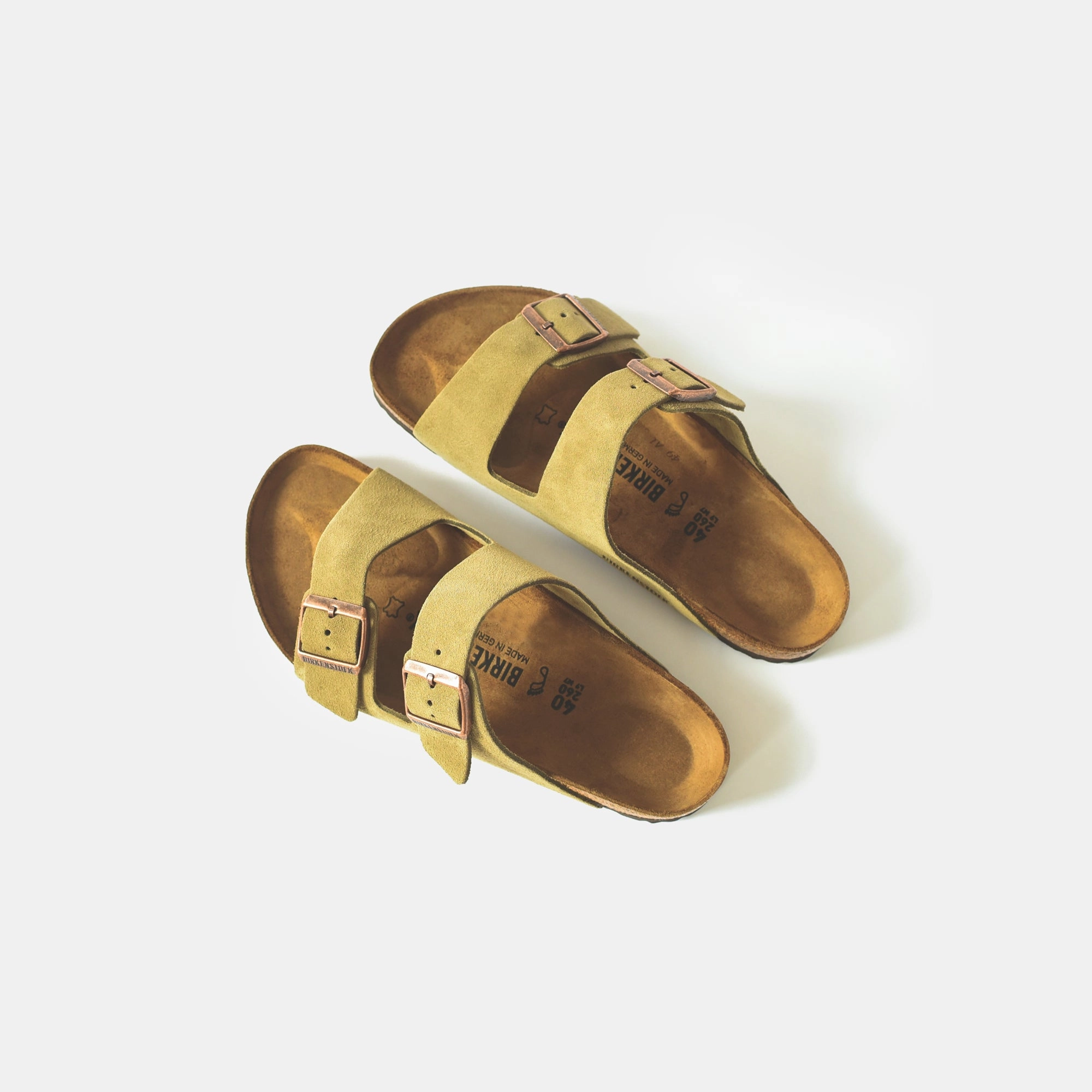 Birkenstock WMNS Arizona Suede - Taupe All-day comfort footwear