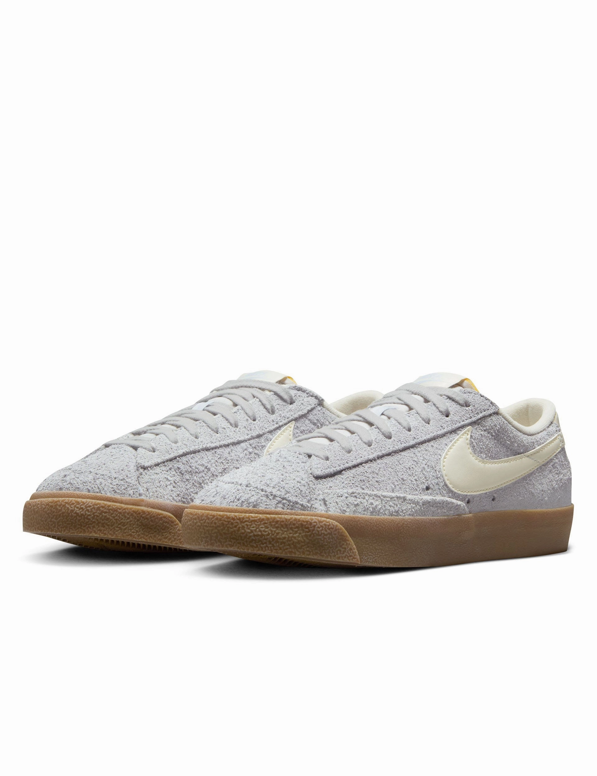 Blazer Low '77 Vintage Shoes - Football Grey/Pale Ivory/Gum Light Brown Nike women's stylish athletic footwear