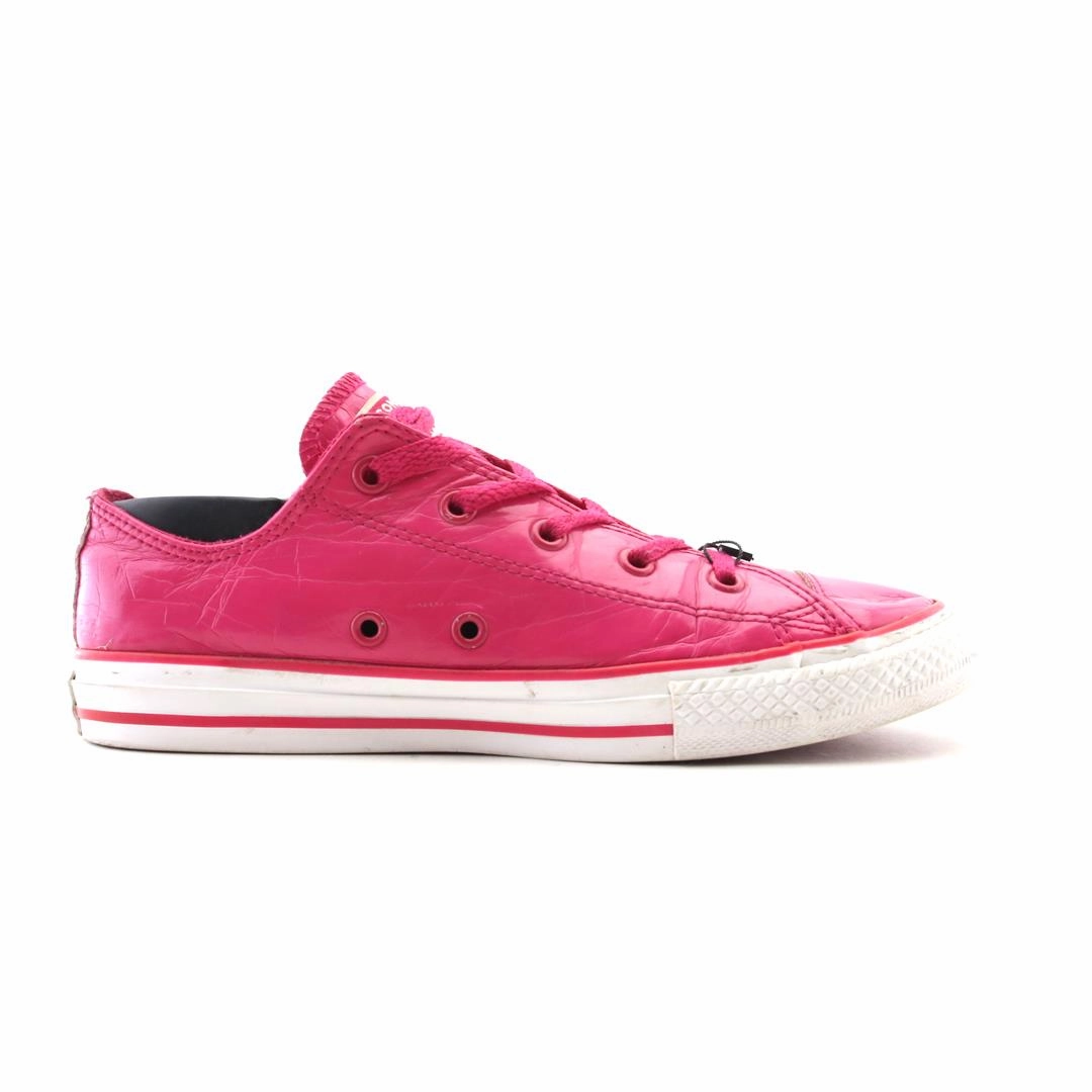 CONVERSE CHUCK TAYLOR ALL STAR CANVAS vintage Converse footwear looks