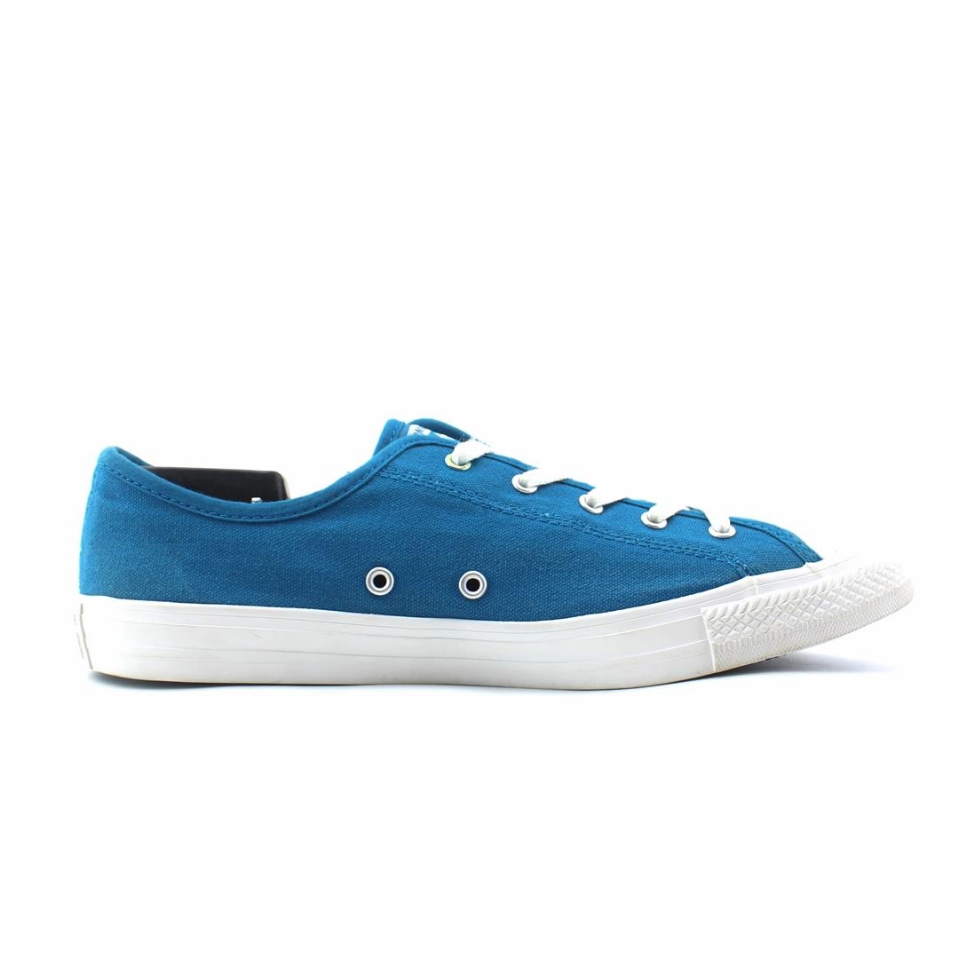 CONVERSE CHUCK TAYLOR ALL STAR CANVAS vintage Converse footwear looks