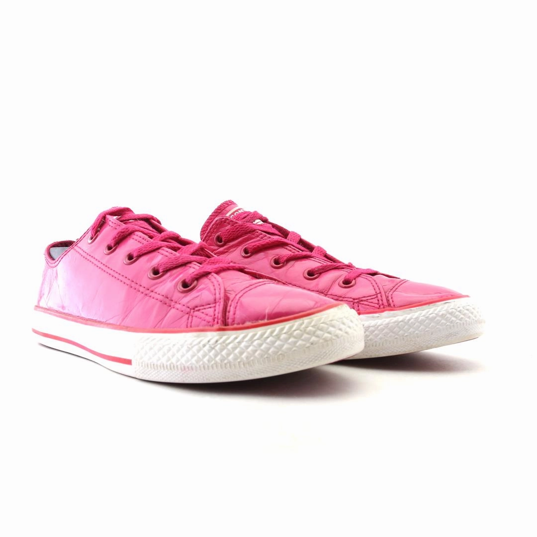 CONVERSE CHUCK TAYLOR ALL STAR CANVAS vintage Converse footwear looks