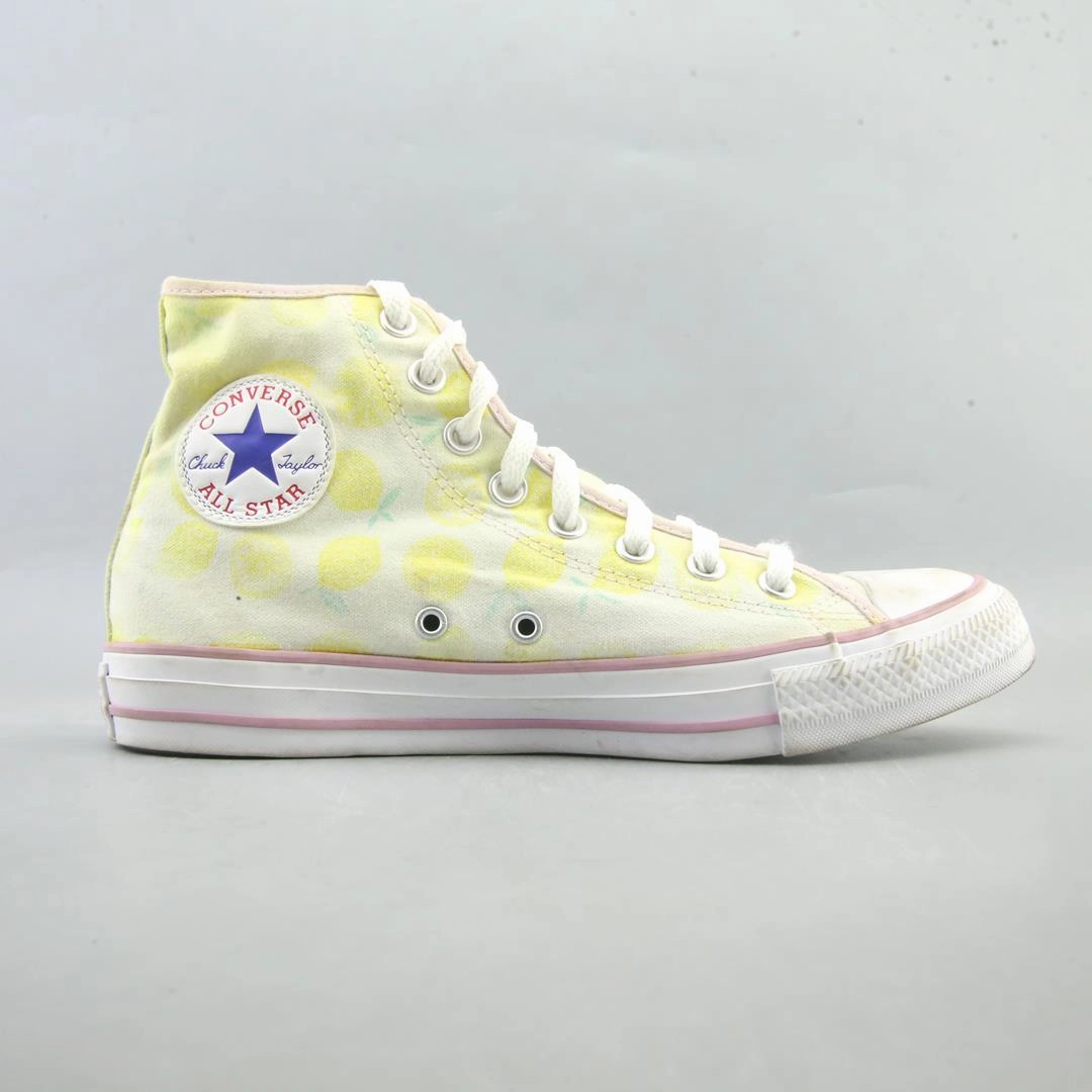 CONVERSE CHUCK TAYLOR ALL STAR CANVAS vintage Converse footwear looks