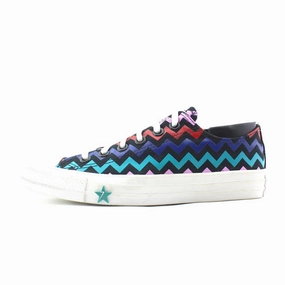 CONVERSE CHUCK TAYLOR ALL STAR CANVAS Converse iconic footwear looks