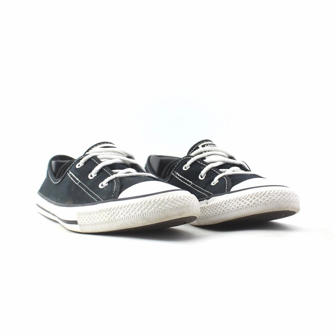 CONVERSE CHUCK TAYLOR ALL STAR vintage Converse footwear looks