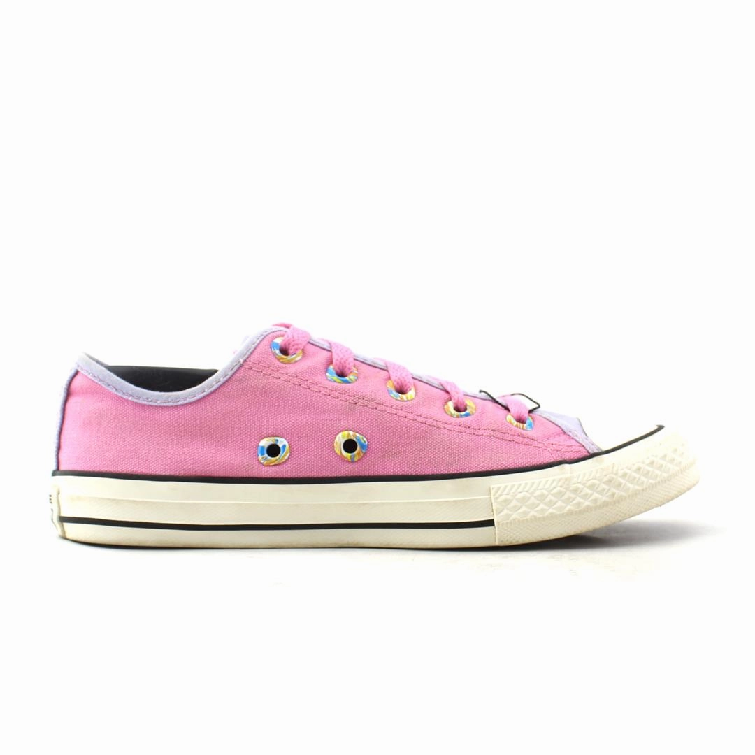 CONVERSE CHUCK TAYLOR ALL STAR vintage Converse footwear looks