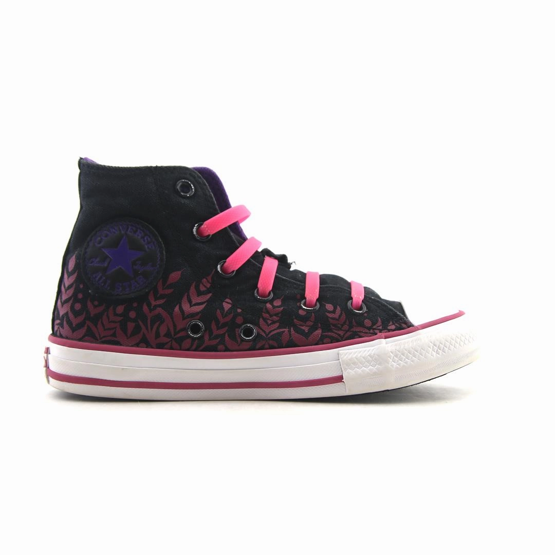 CONVERSE CHUCK TAYLOR ALL STAR vintage Converse footwear looks