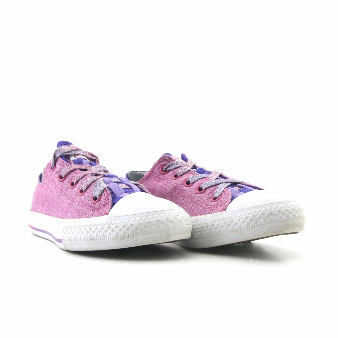 CONVERSE CHUCK TAYLOR ALL STAR vintage Converse footwear looks