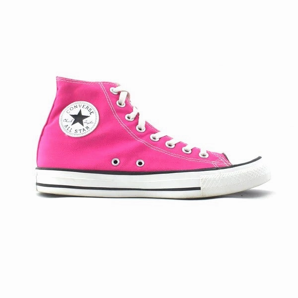 CONVERSE CHUCK TAYLOR vintage Converse footwear looks