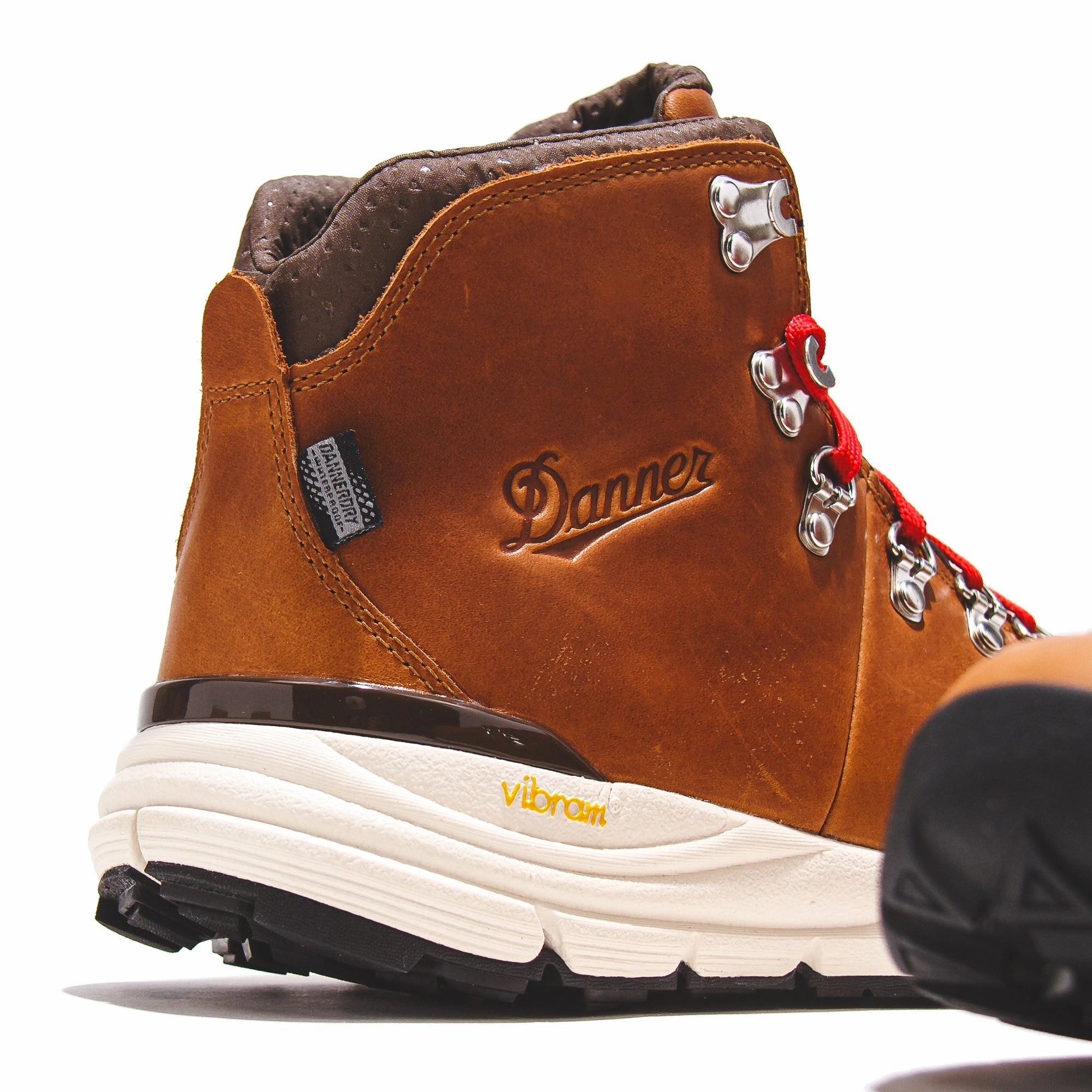 Danner Men Mountain 600 4.5" Saddle Tan 62246 Danner to Dockers
