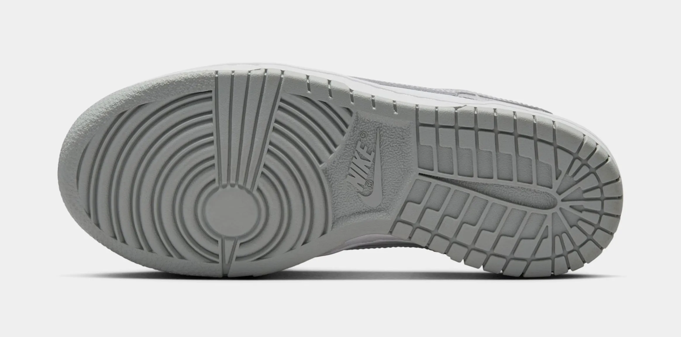 Dunk Low Grade School Basketball Shoes (White/Light Grey/White) Dunk collection