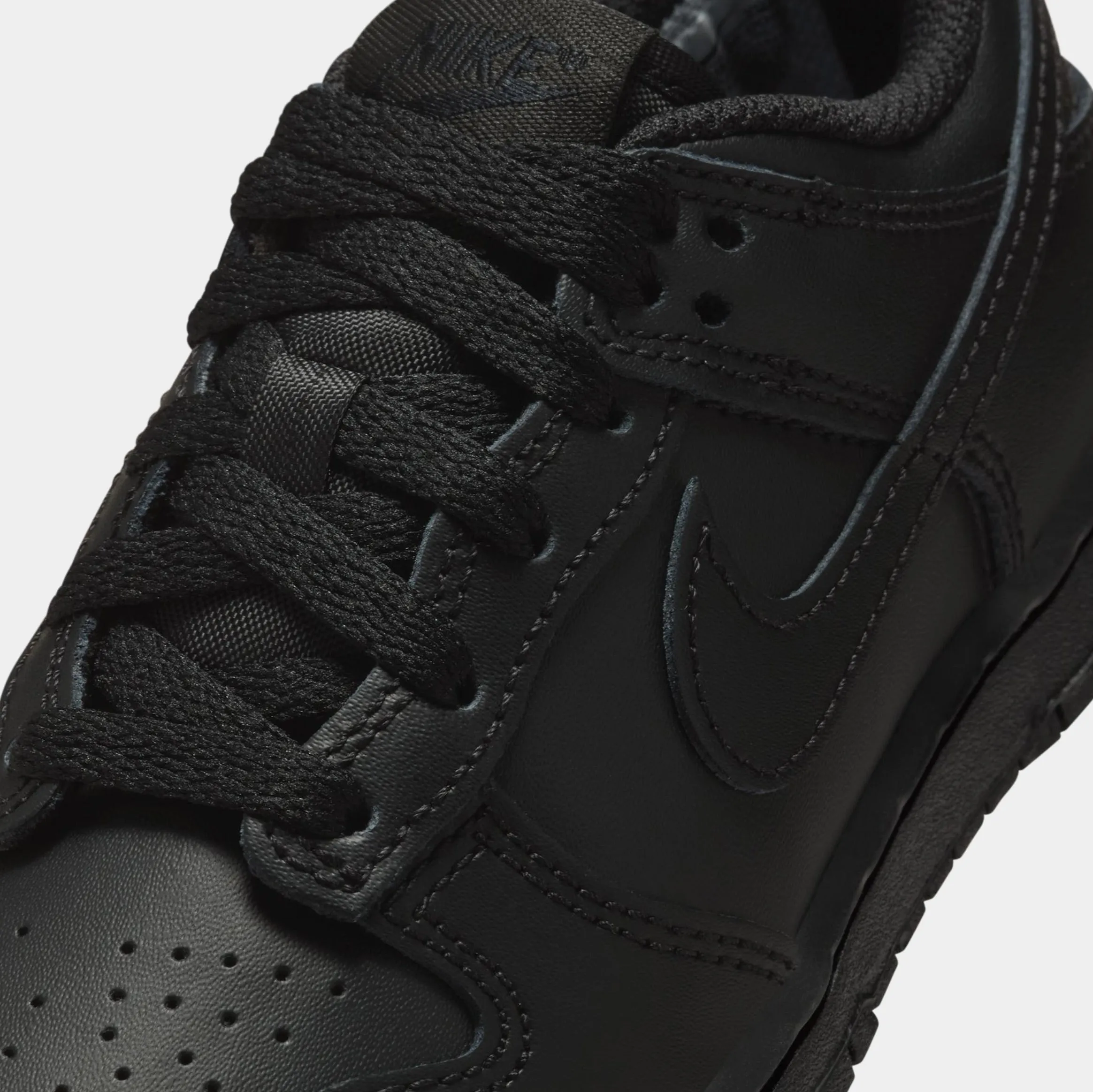 Dunk Low Preschool Lifestyle Shoes (Triple Black) Dunk collection
