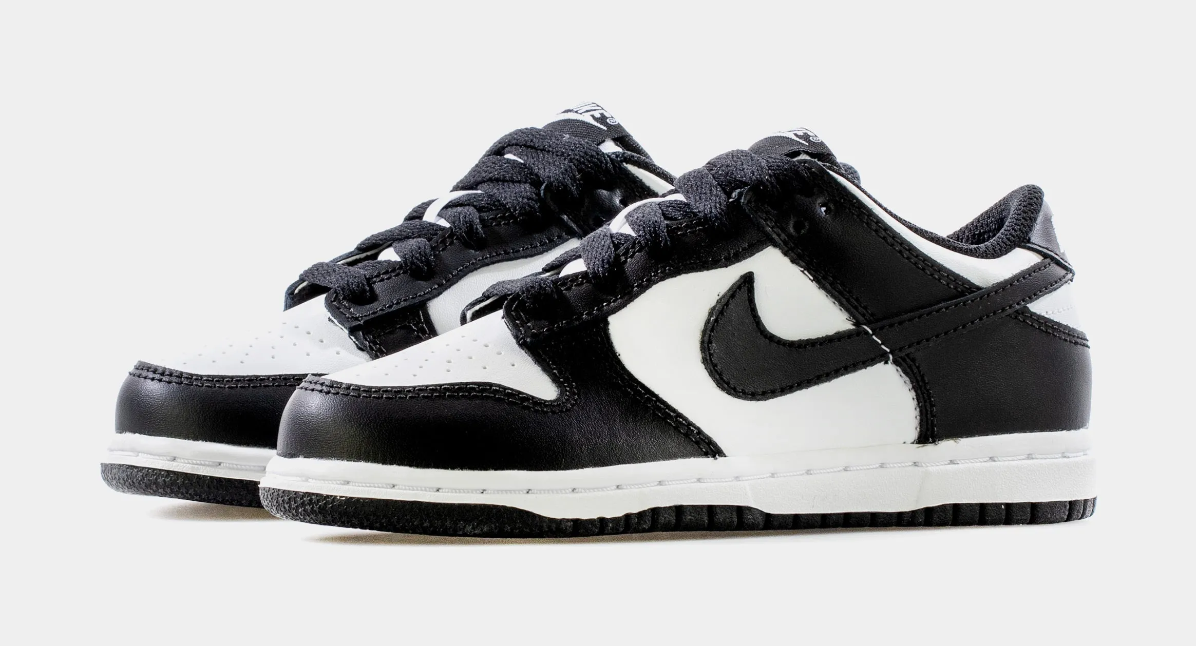 Dunk Low Retro Preschool Lifestyle Shoes (White/Black) Dunk collection