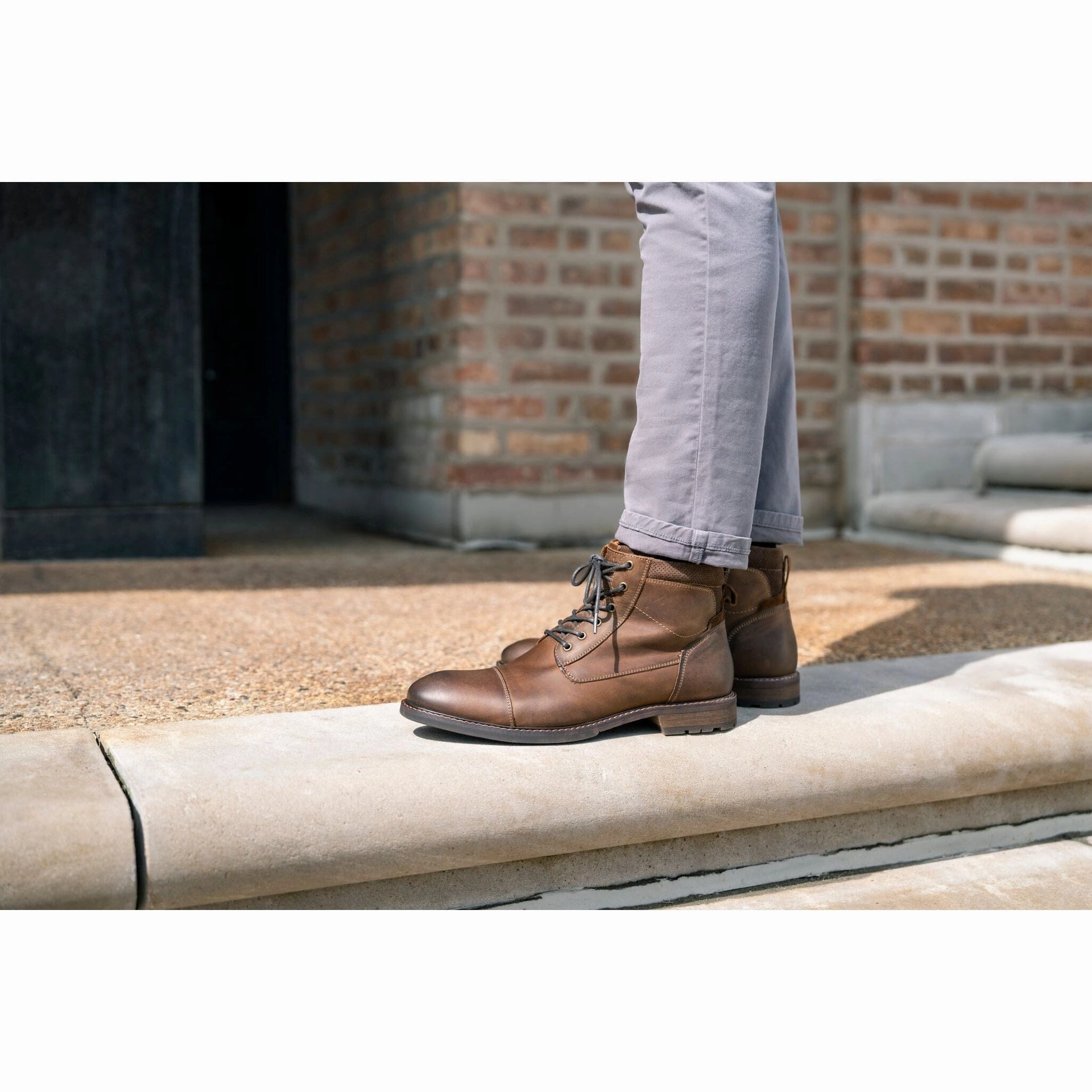 FLORSHEIM LODGE CAP TOE LACE BOOT Florsheim classic dress shoes