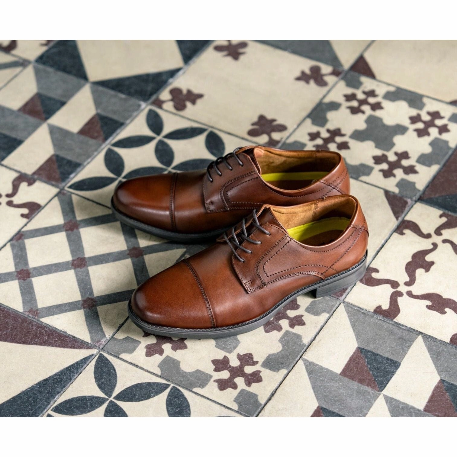 FLORSHEIM MIDTOWN CAP TOE OXFORD COGNAC MEDIUM AND WIDE Florsheim classic dress shoes