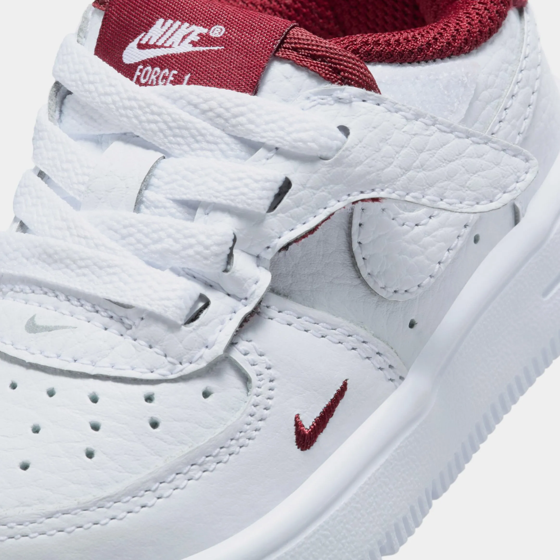 Force 1 Low LV8 EasyOn Infant Toddler Lifestyle Shoes (White/Team Red/White) Nike Max 95 versions