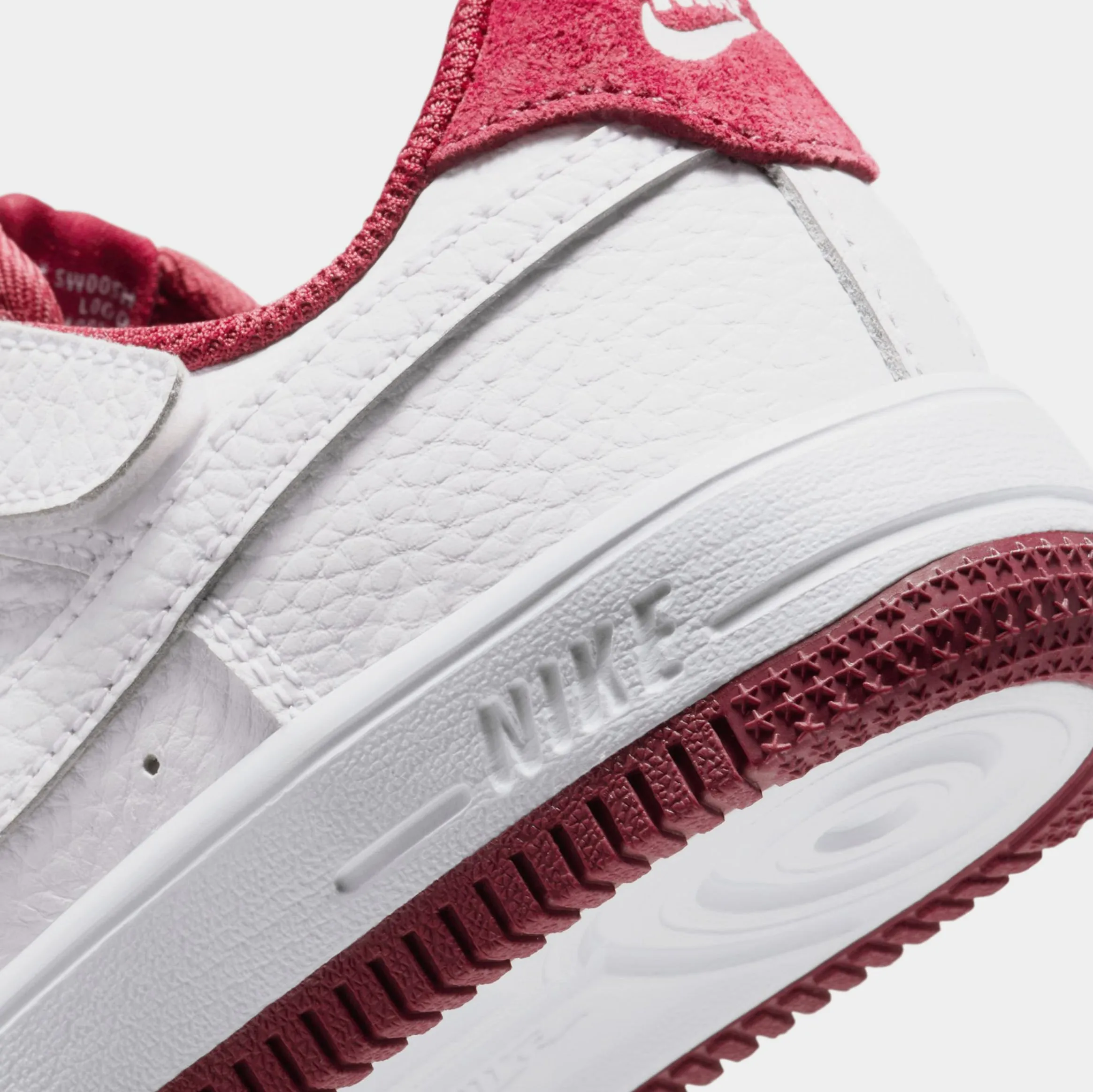 Force 1 Low LV8 EasyOn Preschool Lifestyle Shoes (White/Team Red/White) Nike Max 95 versions