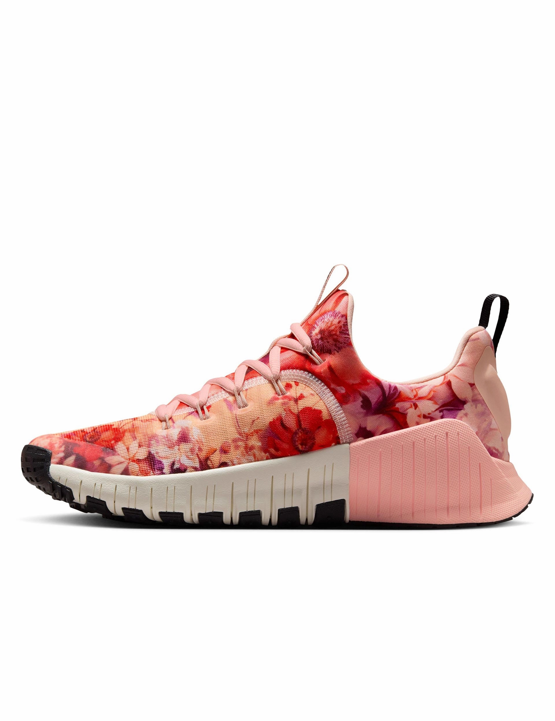 Free Metcon 6 AMP Shoes - Washed Coral/Black/Sail Nike women's stylish athletic footwear