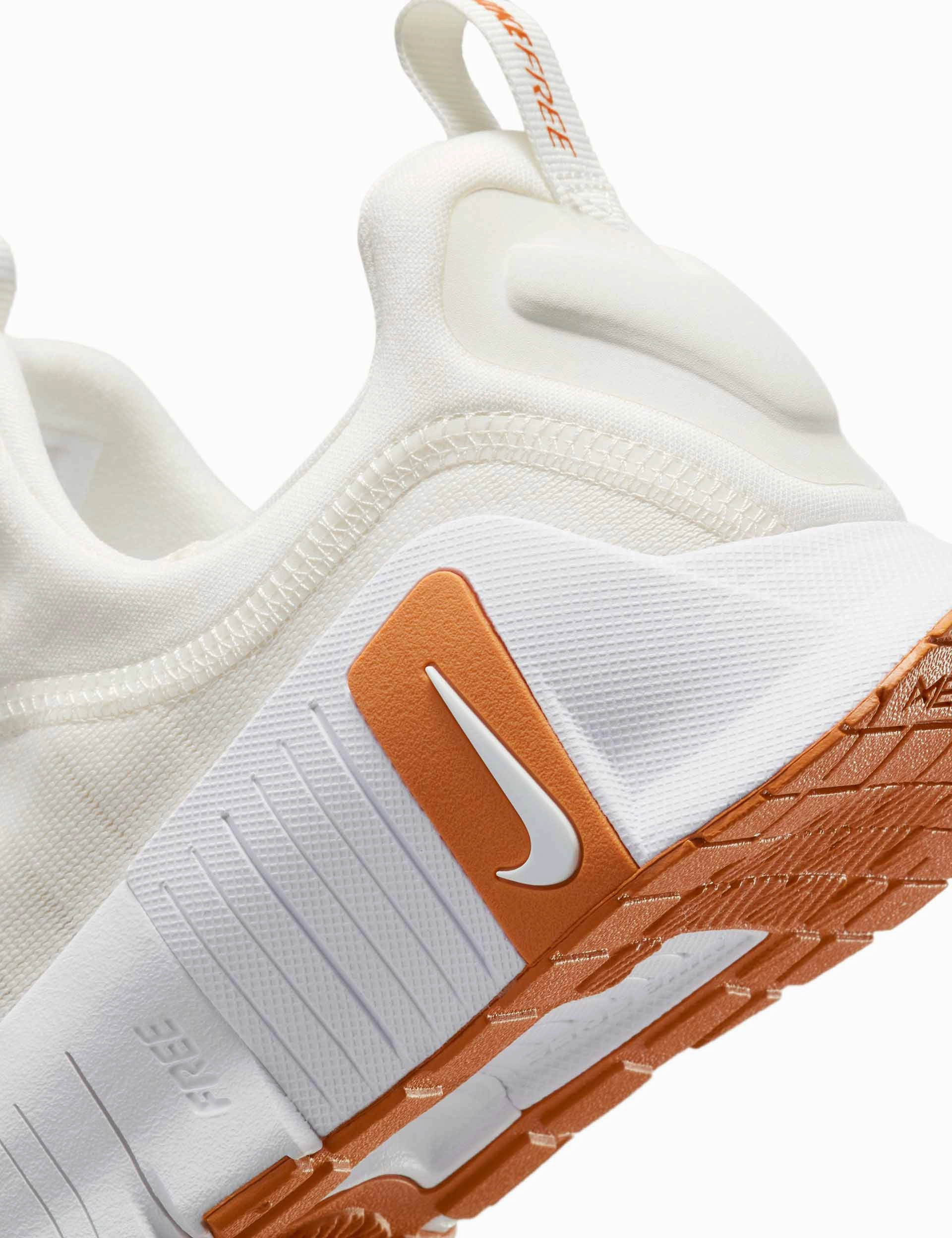 Free Metcon 6 Shoes - Sail/Monarch/White Nike women's stylish athletic footwear