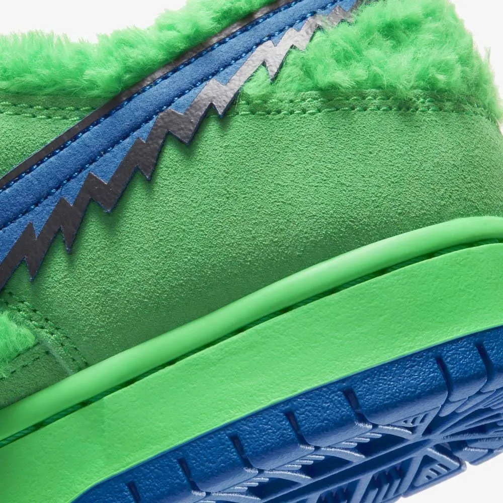 Grateful Dead x Nike Dunk Low SB 'Green Bear' Nike Dunk stylish shoes