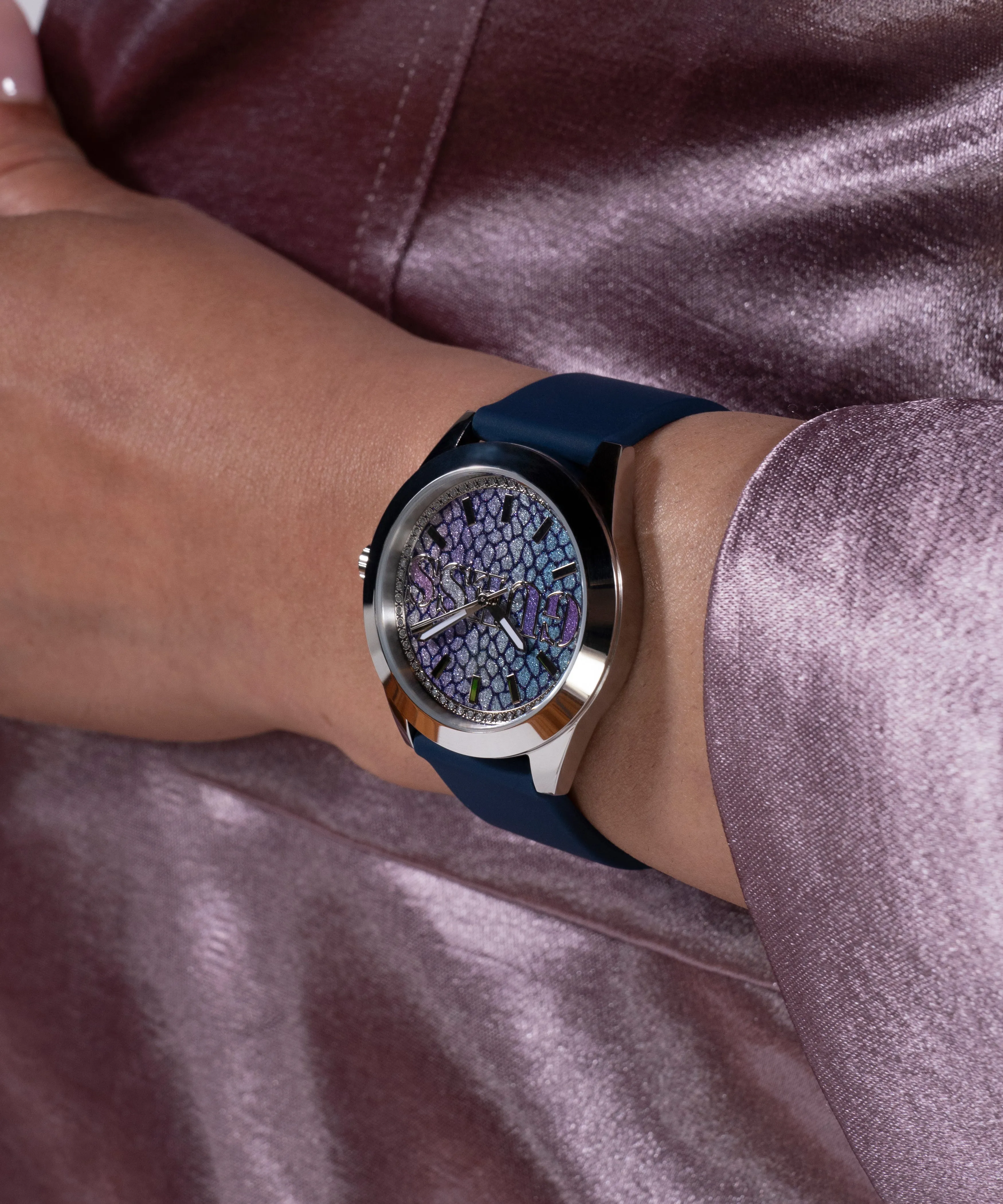 Guess Womens/Mens Silver Watches GUESS Ladies Blue Silver Tone Analog Watch