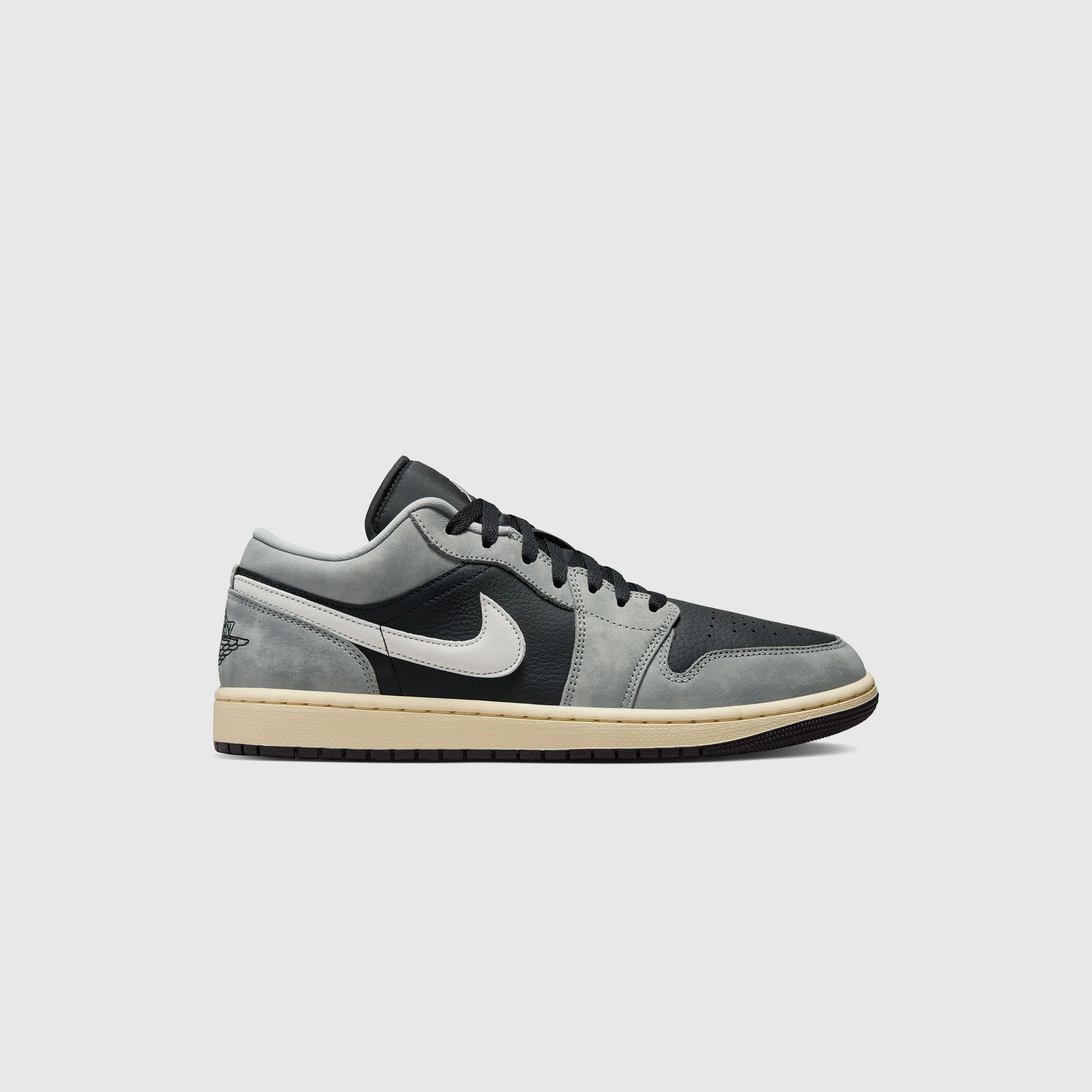 Jordan Air Jordan 1 Low SE - Light Smoke Grey / Black / Sail Retro basketball sneakers