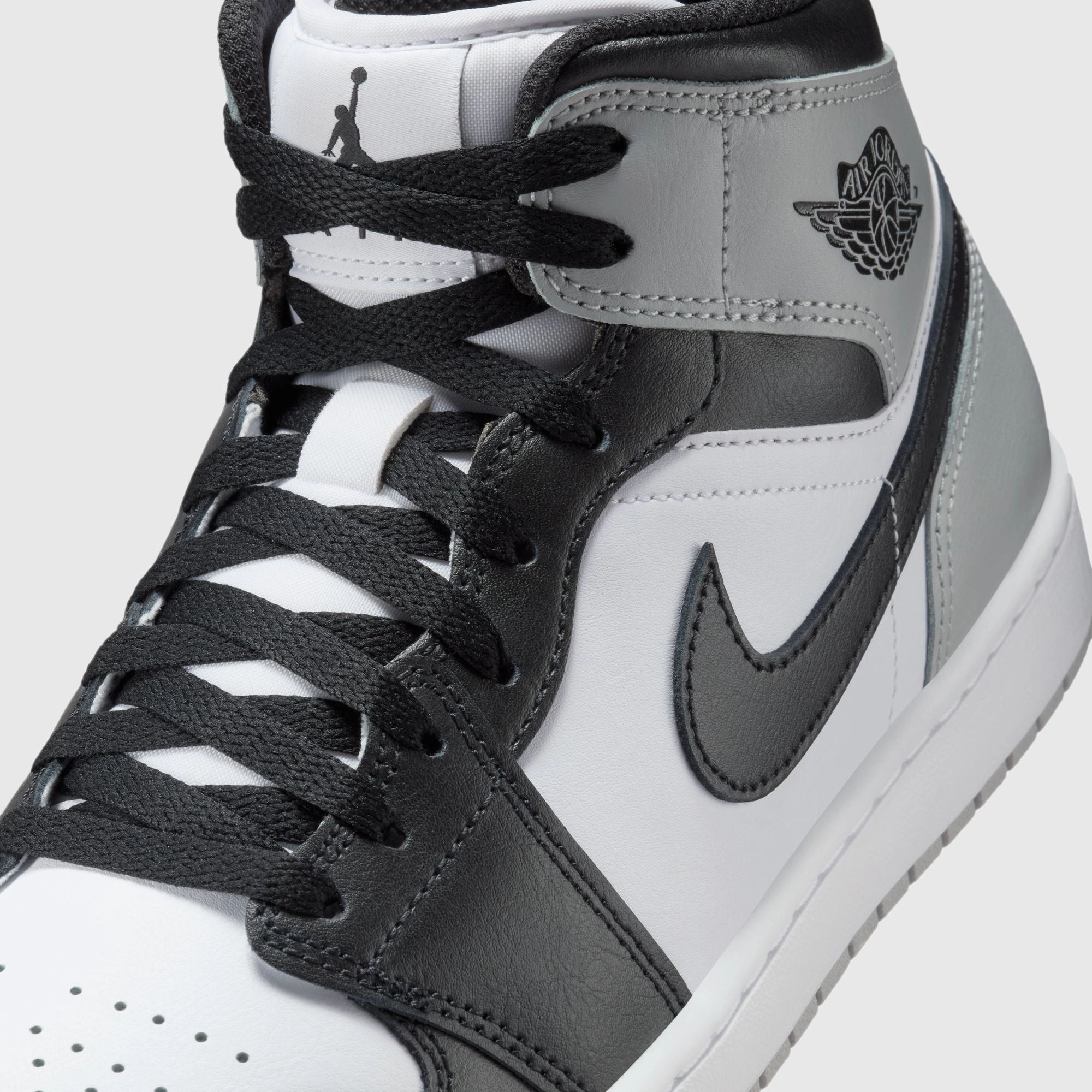 Jordan Air Jordan 1 Mid - White / Black / Light Smoke Grey All-day streetwear kicks