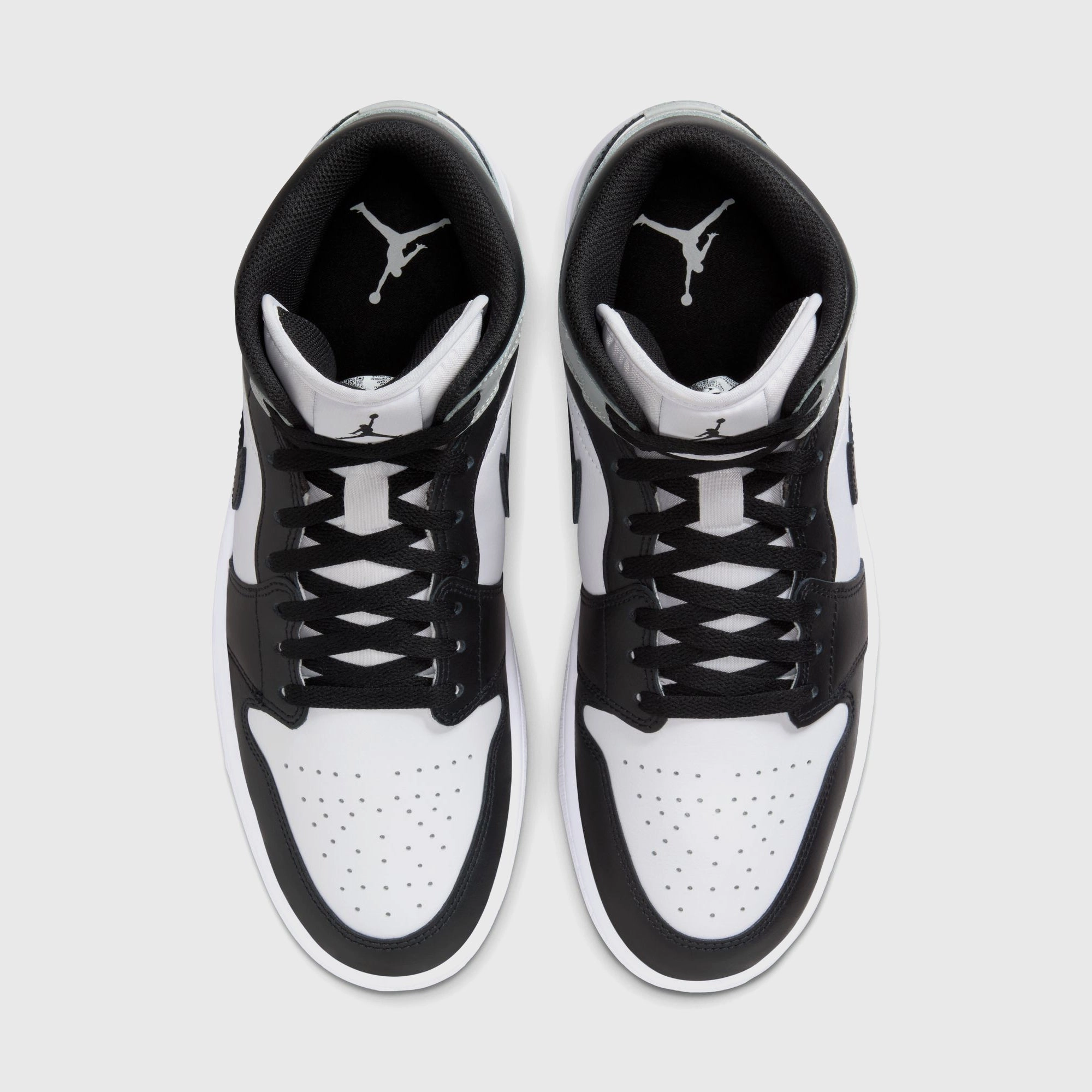 Jordan Air Jordan 1 Mid - White / Black / Light Smoke Grey All-day streetwear kicks