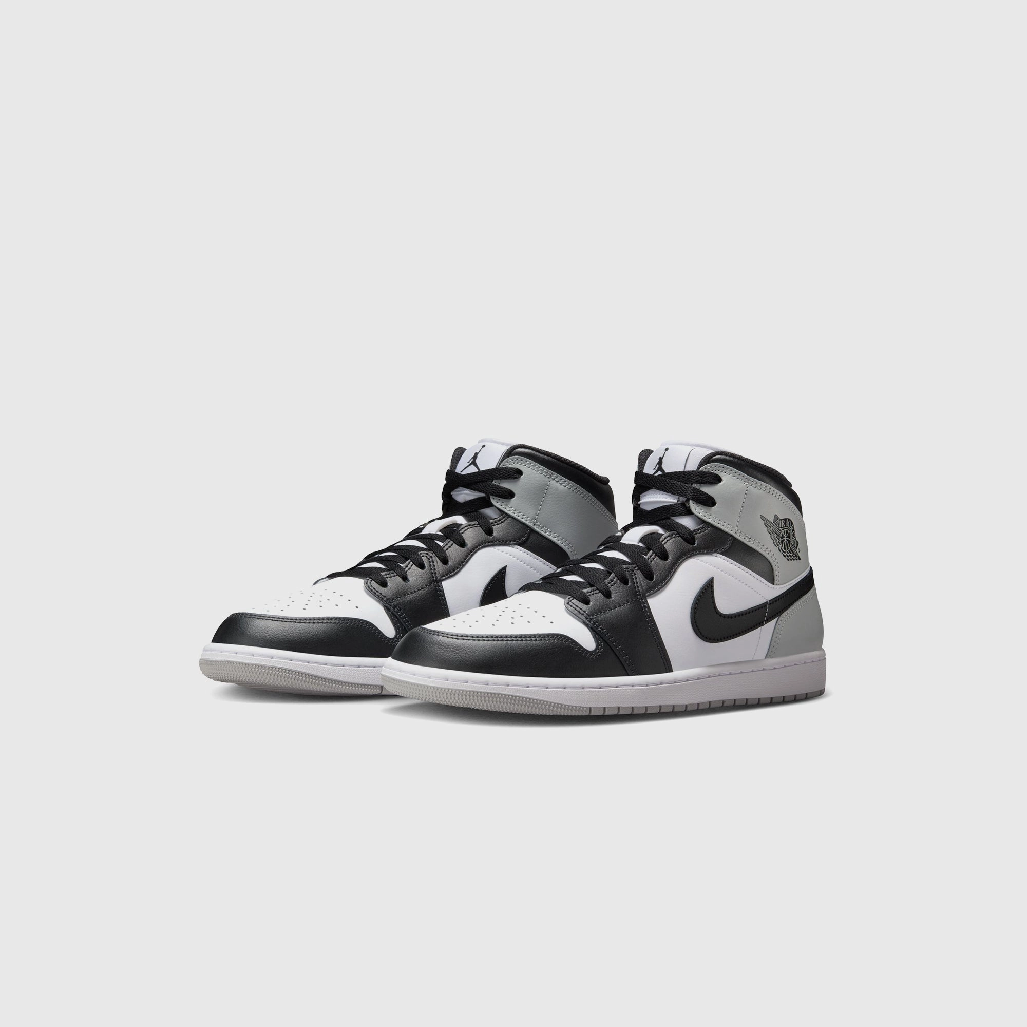 Jordan Air Jordan 1 Mid - White / Black / Light Smoke Grey All-day streetwear kicks