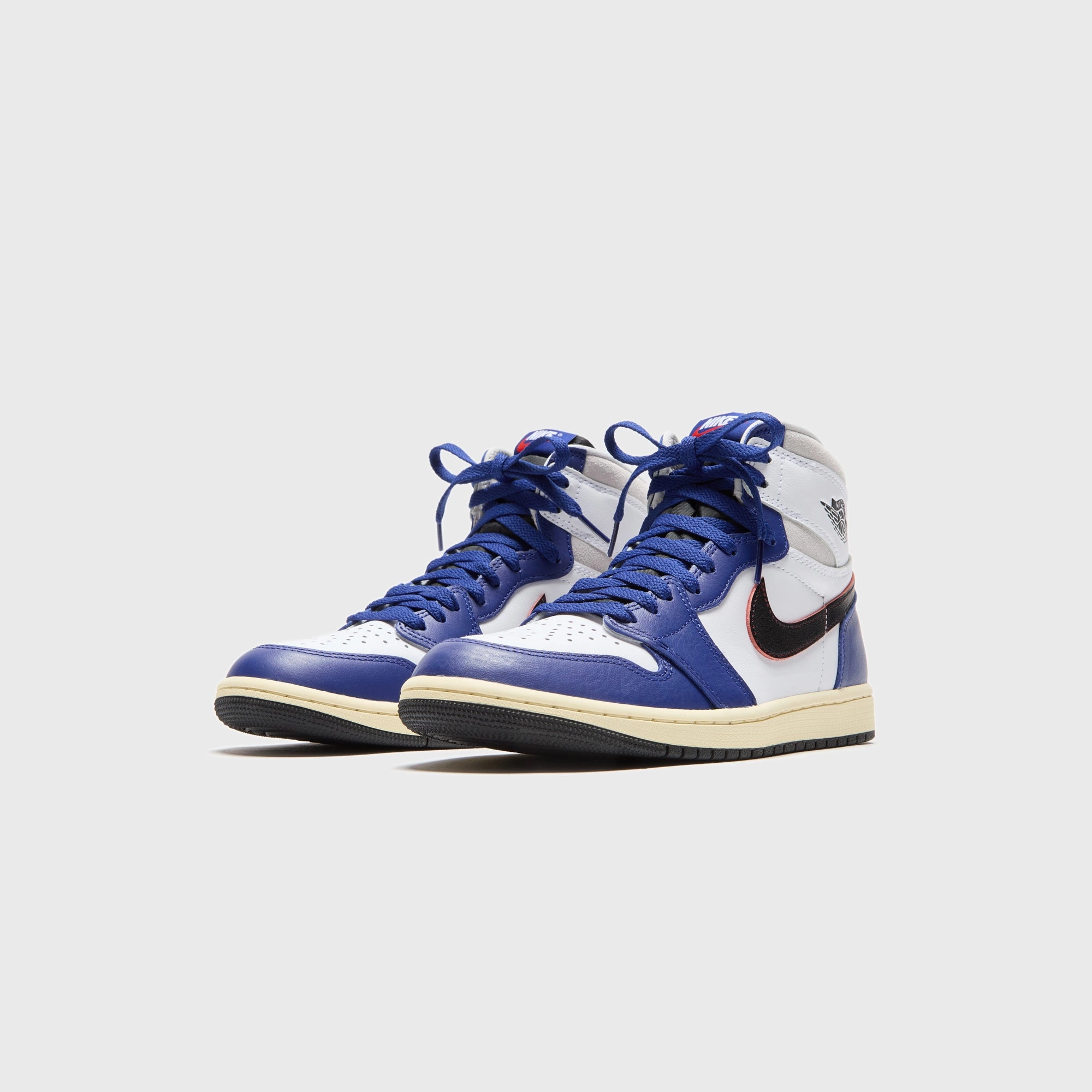 Jordan Air Jordan 1 Retro High OG -  White / Black / Neutral Grey / Deep Royal Blue / Muslin All-day streetwear kicks