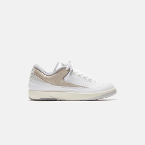 Jordan Air Jordan 2 Retro Low - White / Cement Grey / Sanddrift / Neutral Grey / Sail Retro basketball sneakers