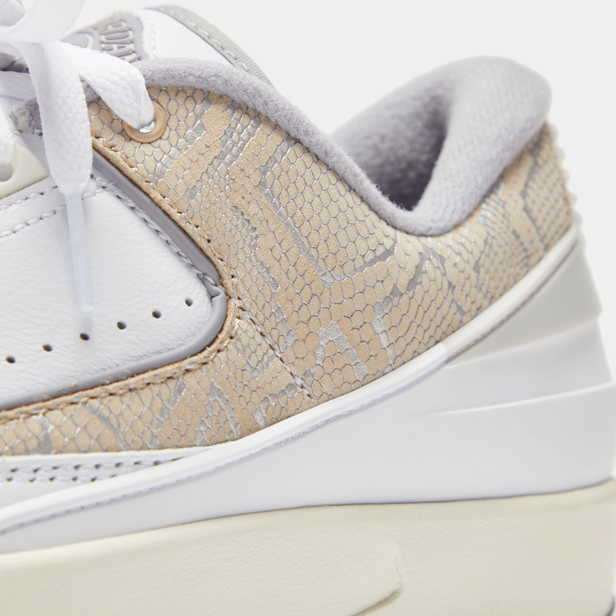 Jordan Air Jordan 2 Retro Low - White / Cement Grey / Sanddrift / Neutral Grey / Sail All-day streetwear kicks