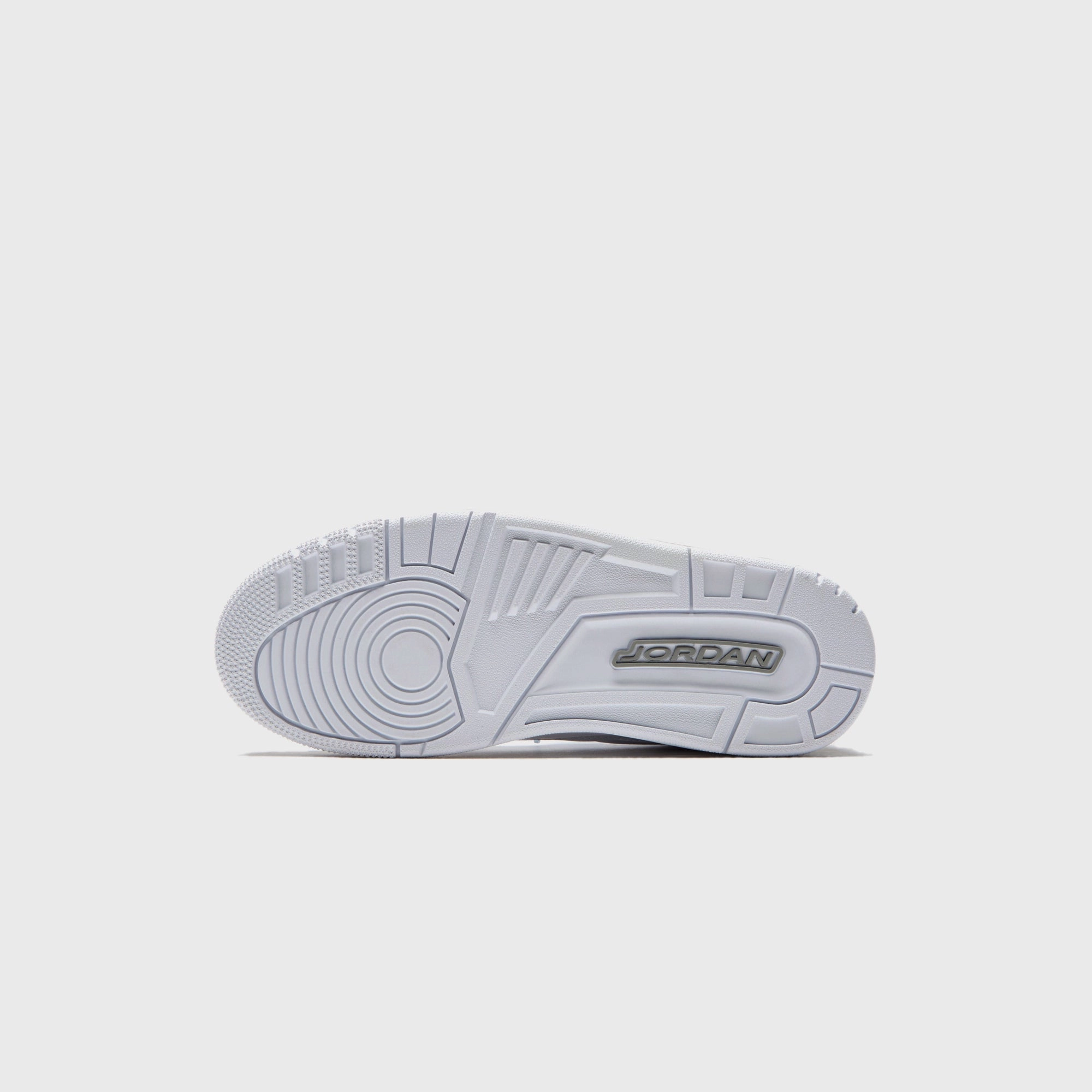 Jordan Air Jordan 3 - White / Metallic Silver All-day streetwear kicks