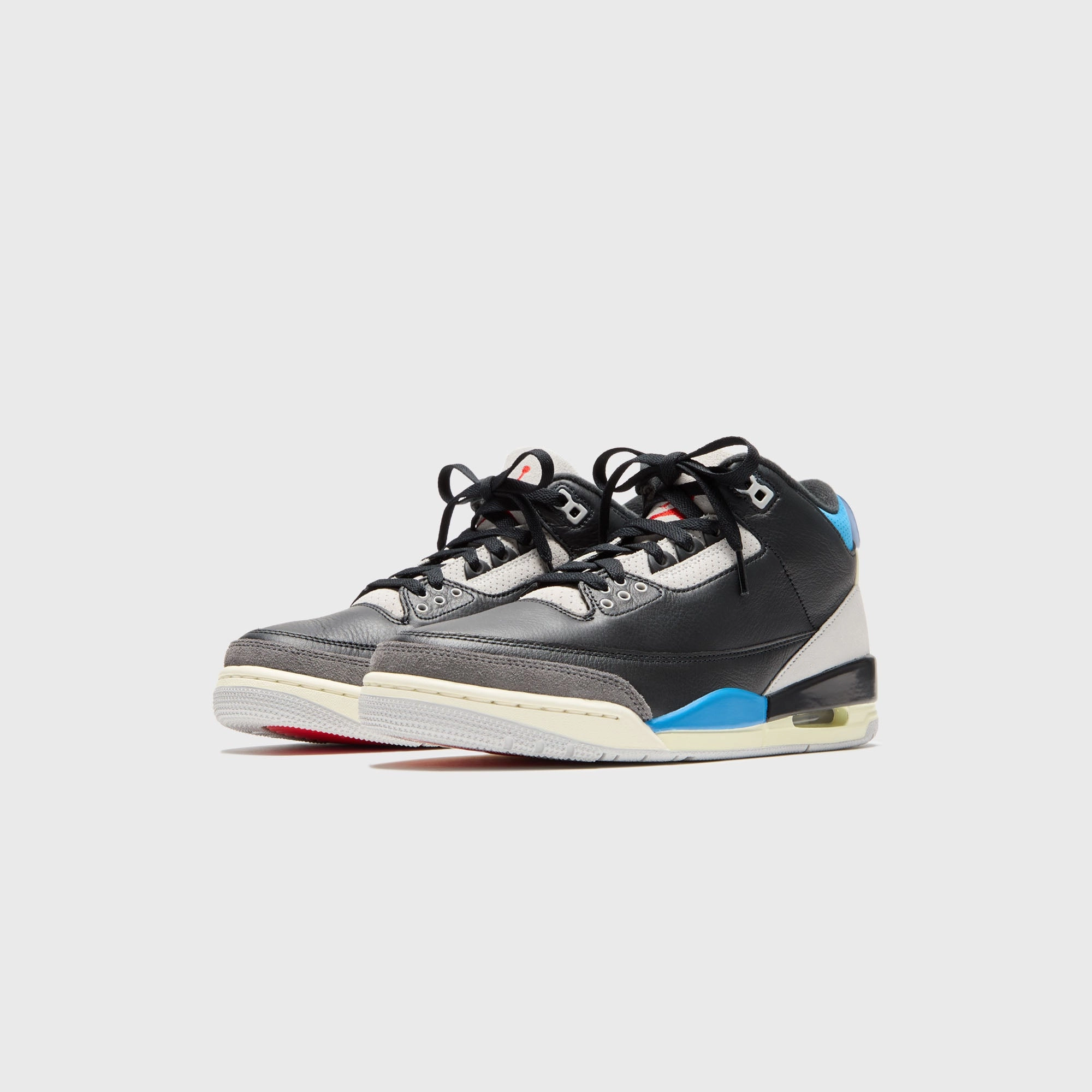 Jordan Air Jordan 3 Retro OG - Black / Chile Red / Neutral Grey / Military Blue / Coconut Milk All-day streetwear kicks
